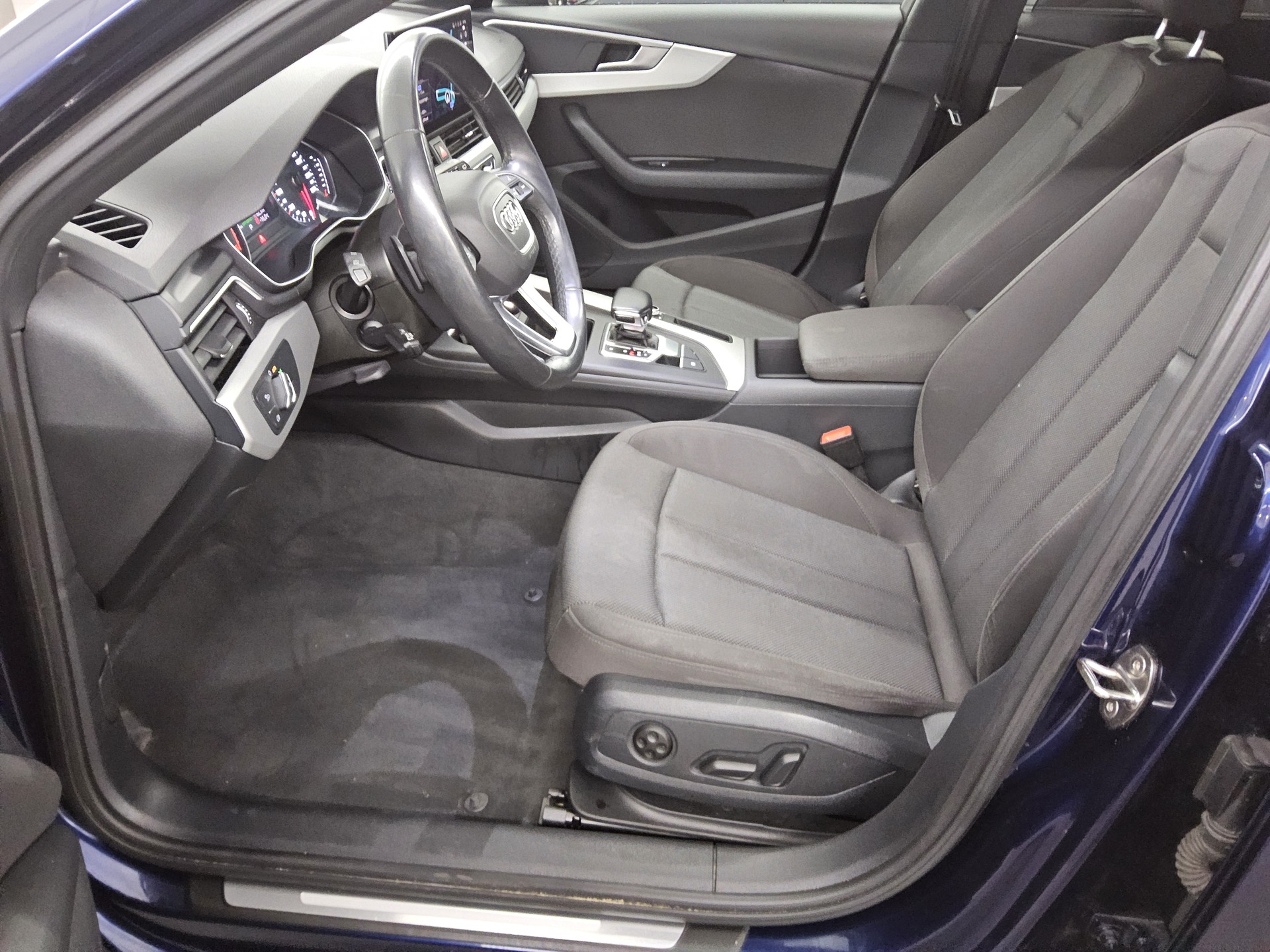 Audi A4 Avant 40 TDI advanced Pano Sound Navi+ Kamera 8