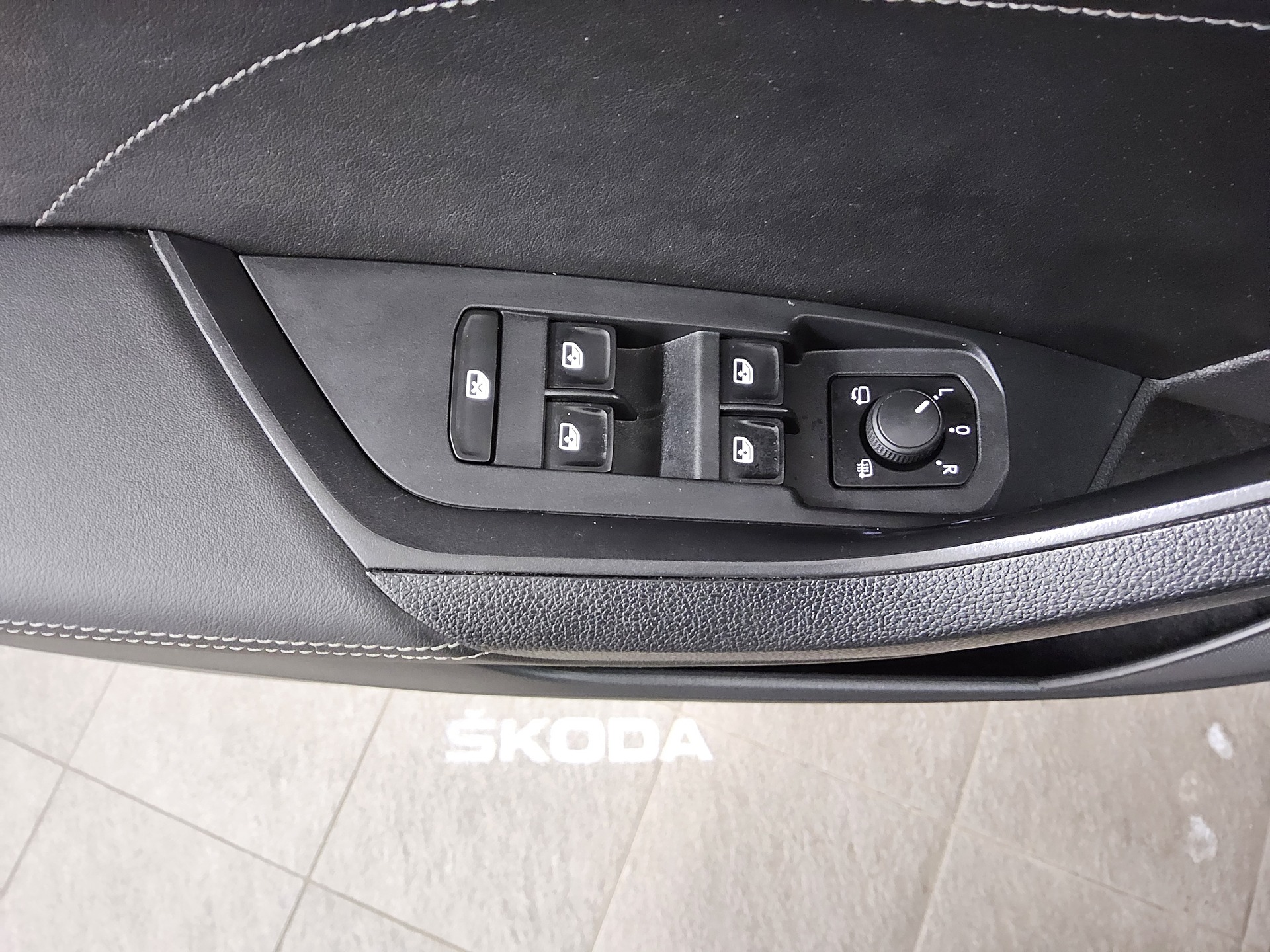 Skoda Kodiaq 2.0 TDI 4x4 Tour Pano vc StandHzg DCC AHK 10