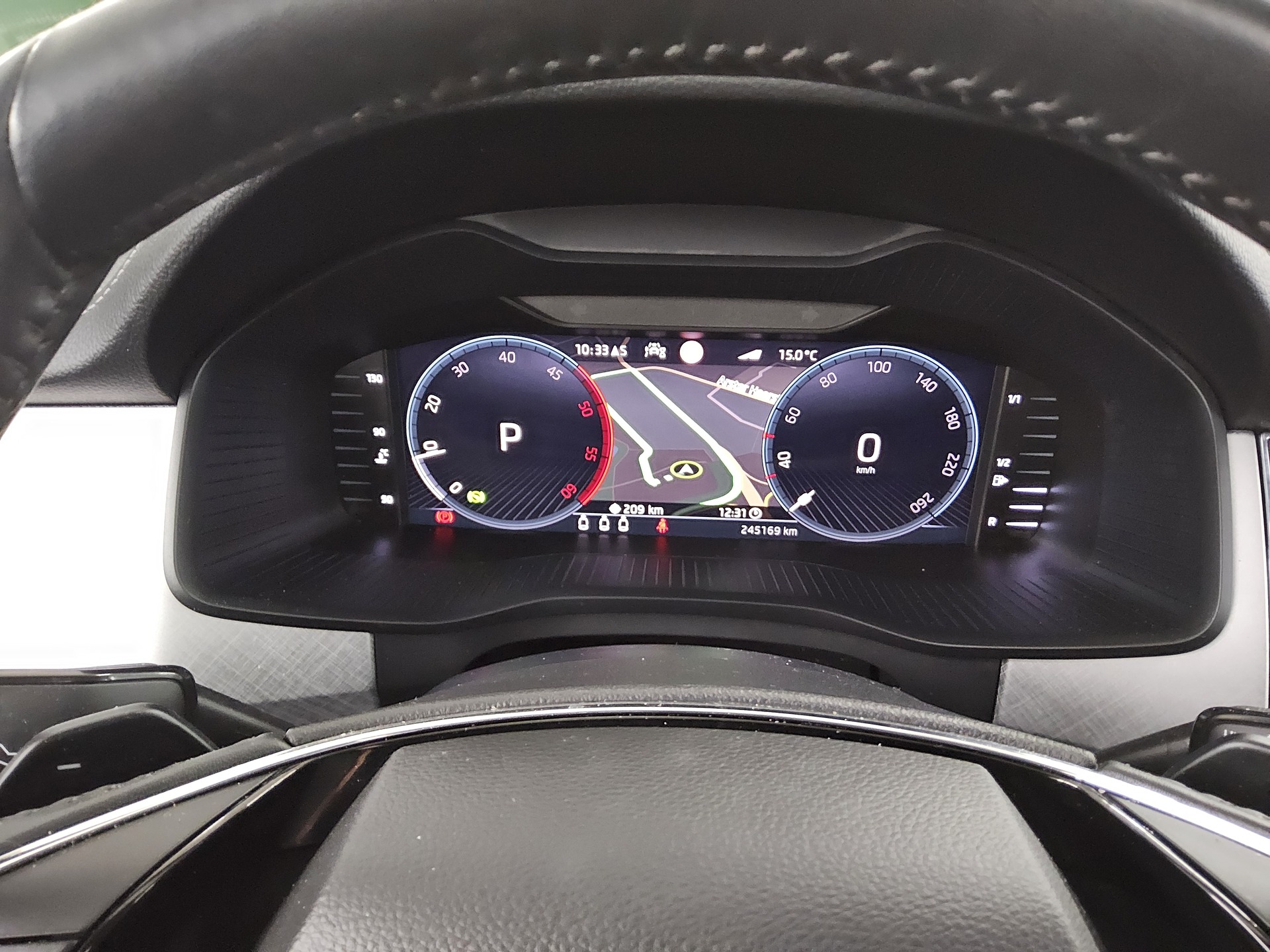 Skoda Kodiaq 2.0 TDI 4x4 Tour Pano vc StandHzg DCC AHK 8