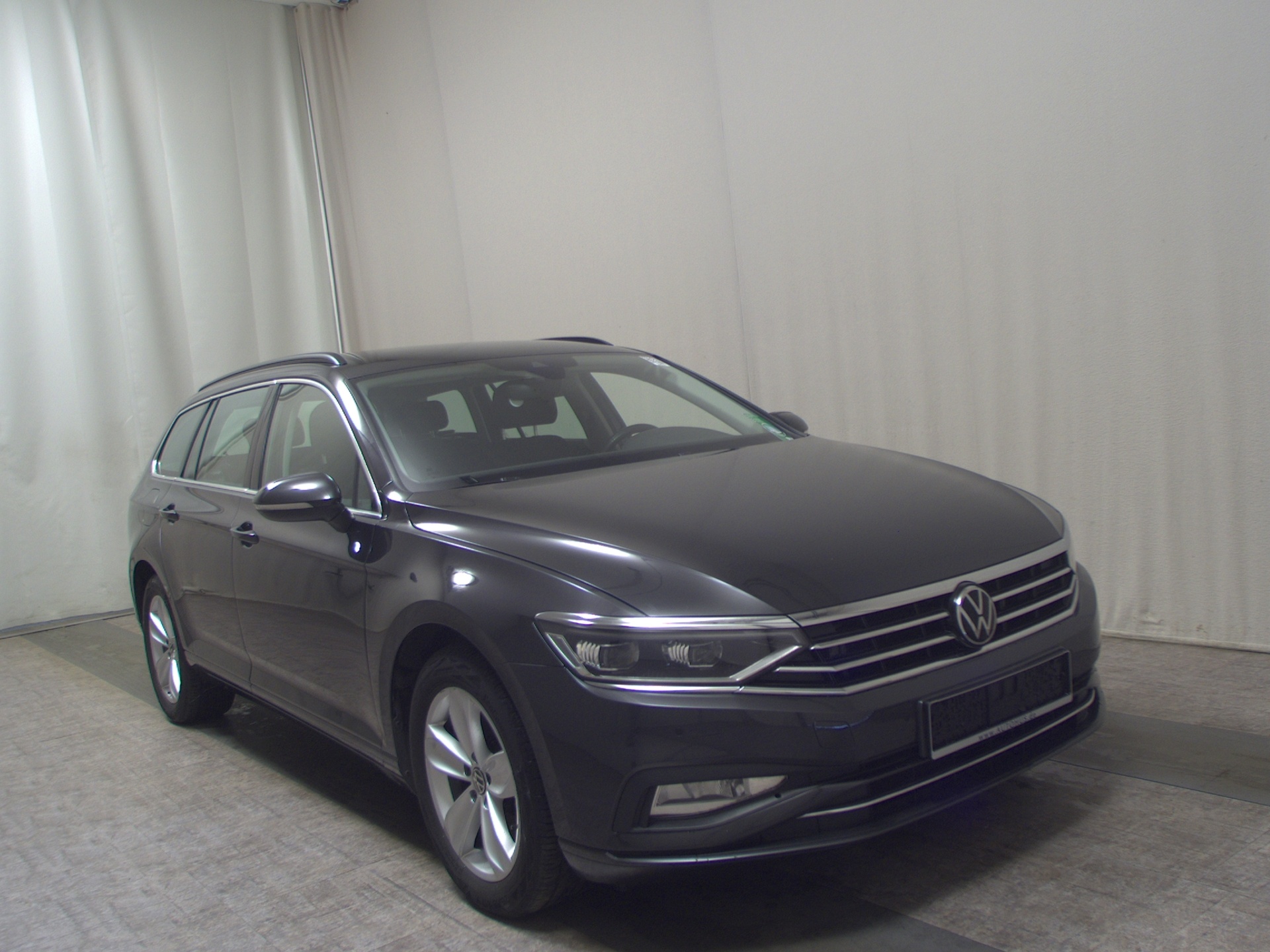 Volkswagen Passat Var. 2.0 TDI Business StHzg IQ.Light DC 3