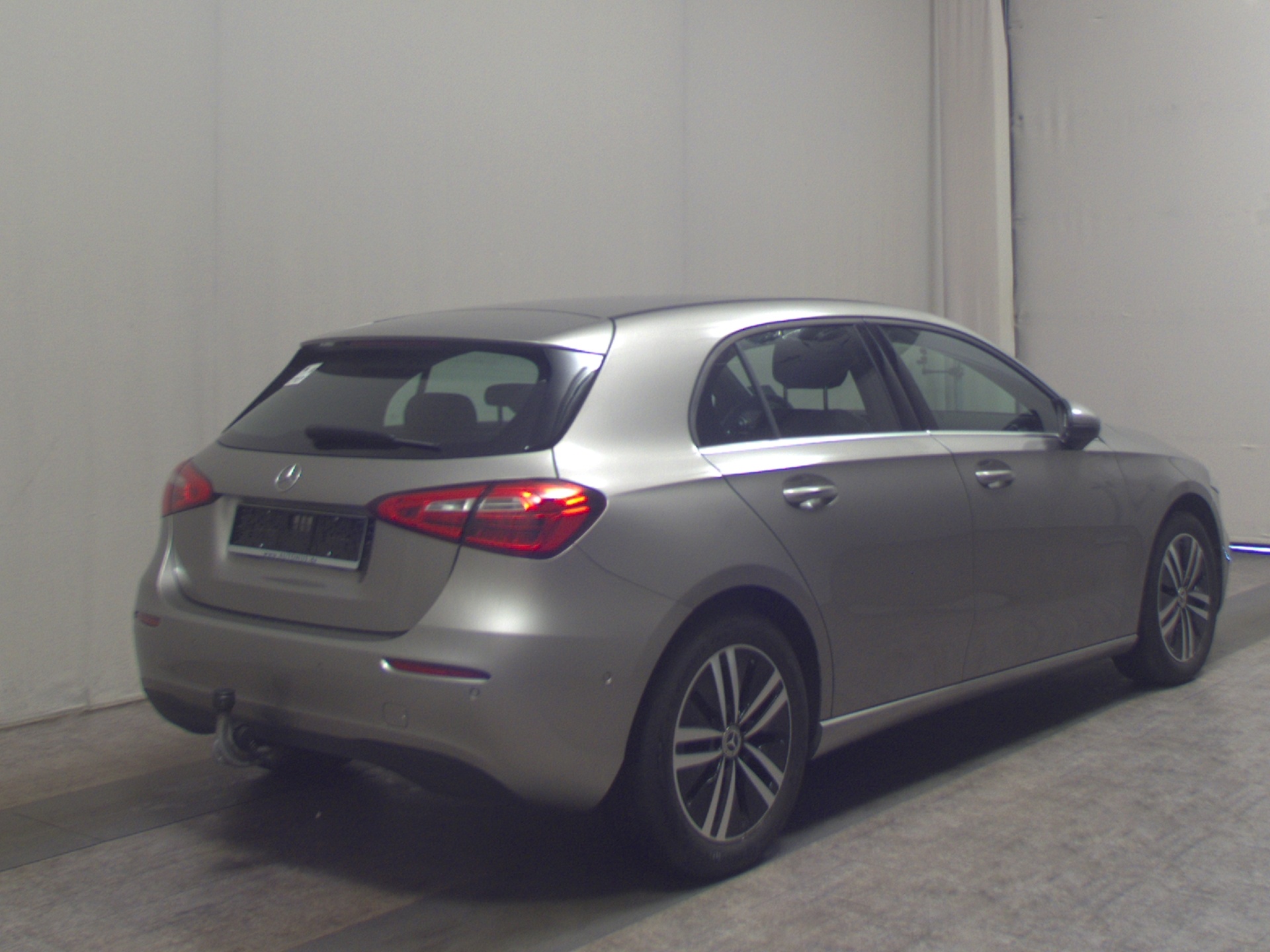 Mercedes-Benz A 220 d AHK Navi StandHzg Distronic+ 4