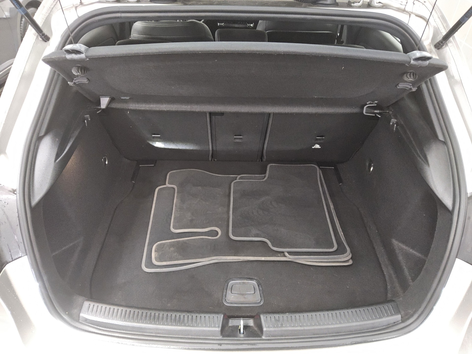 Mercedes-Benz A 220 d AHK Navi StandHzg Distronic+ 12