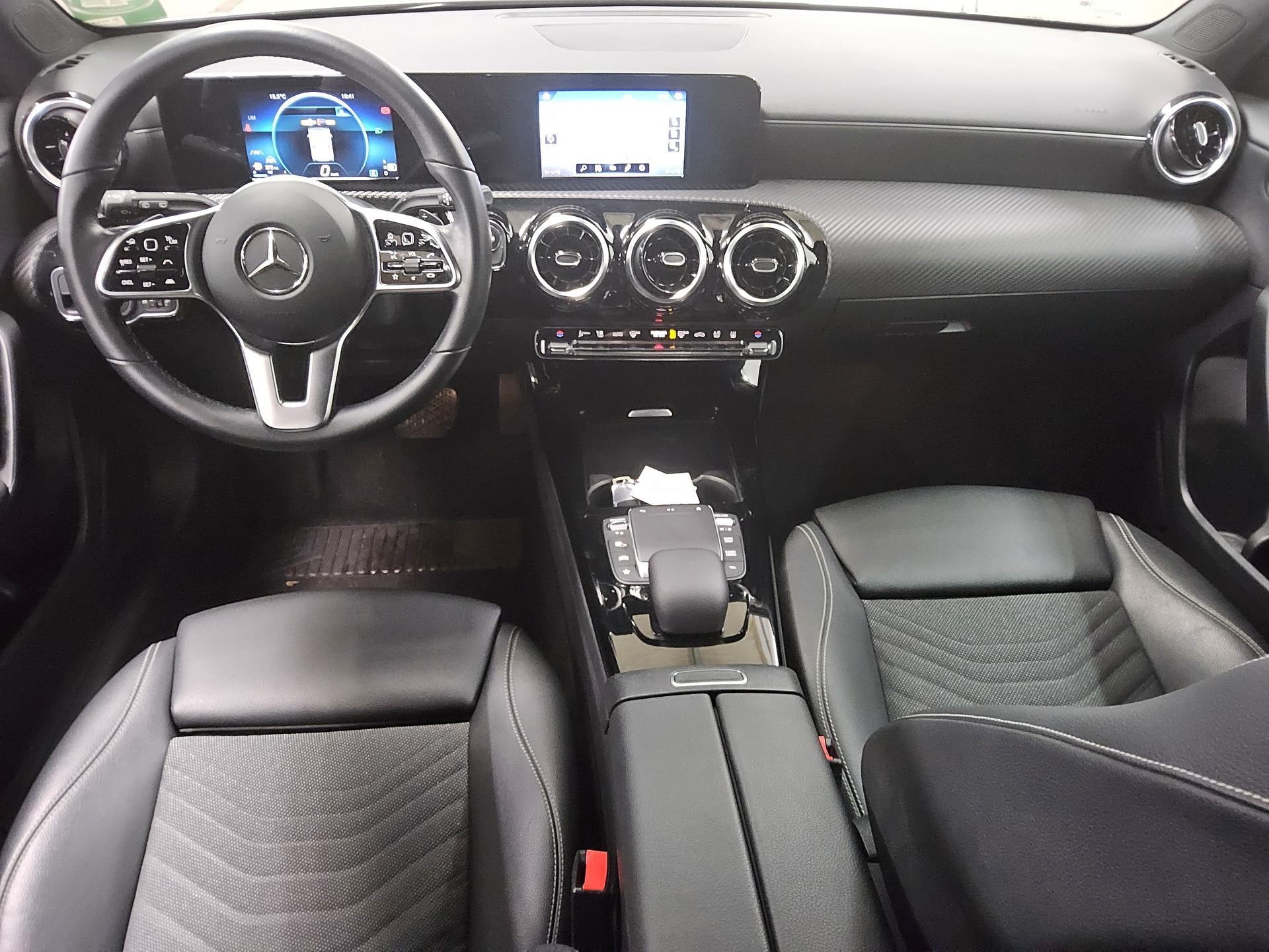 Mercedes-Benz A 220 d AHK Navi StandHzg Distronic+ 5