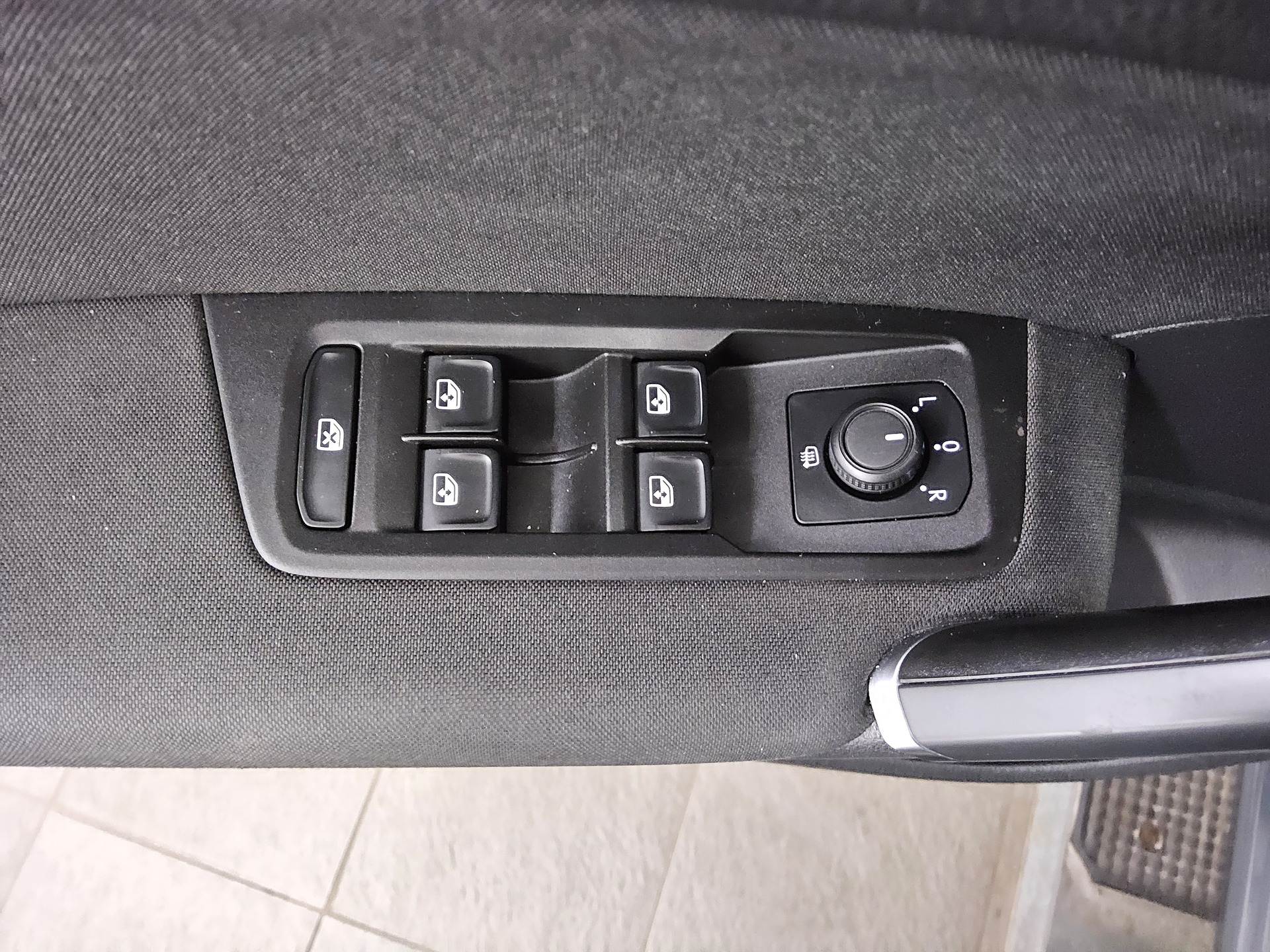 Volkswagen Touran 2.0 TDI Comf. Alcantara Navi ACC 9