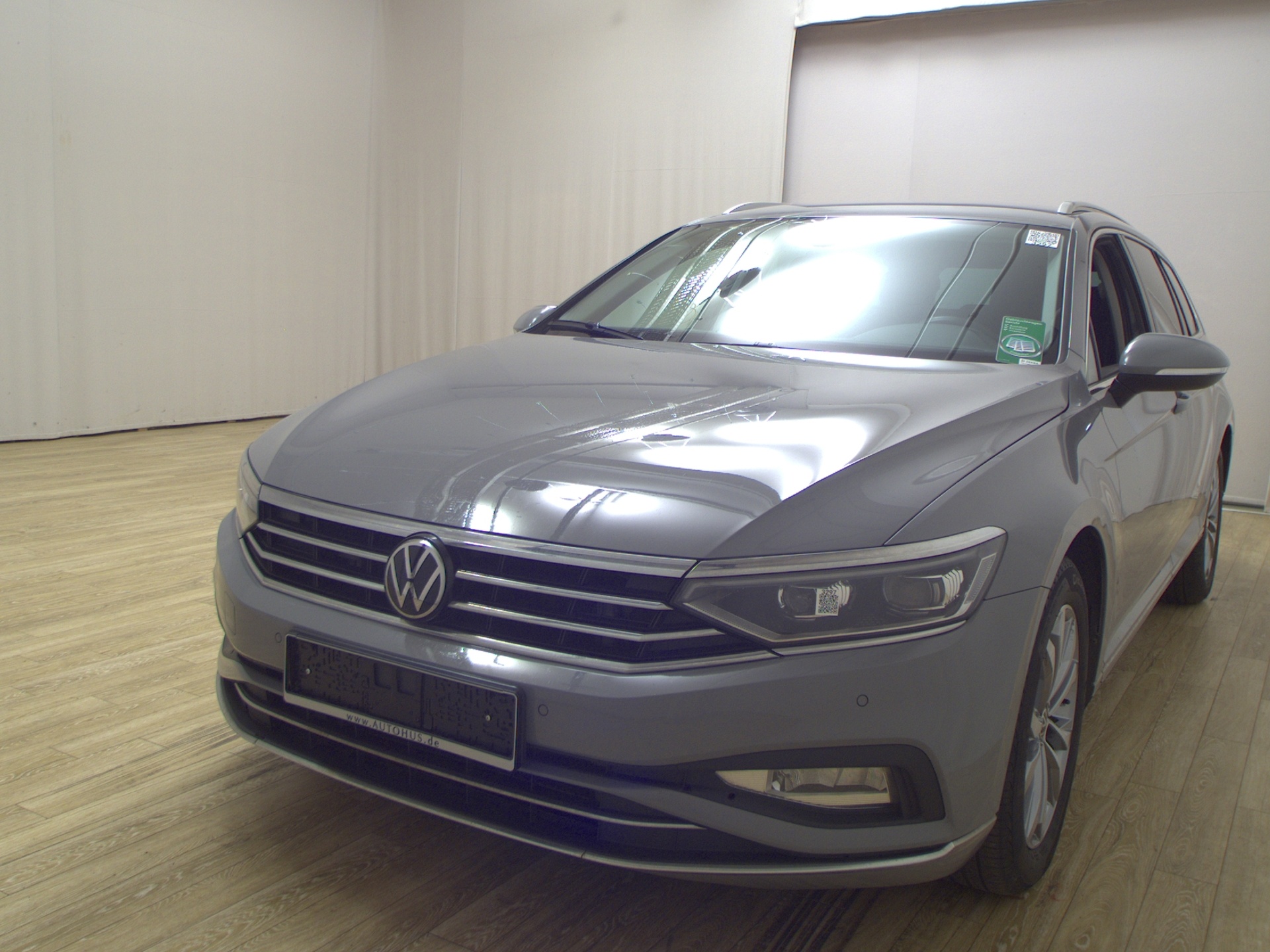 Volkswagen Passat Var. 2.0 TDI Elegance Navi DC Matrix Ahk 2