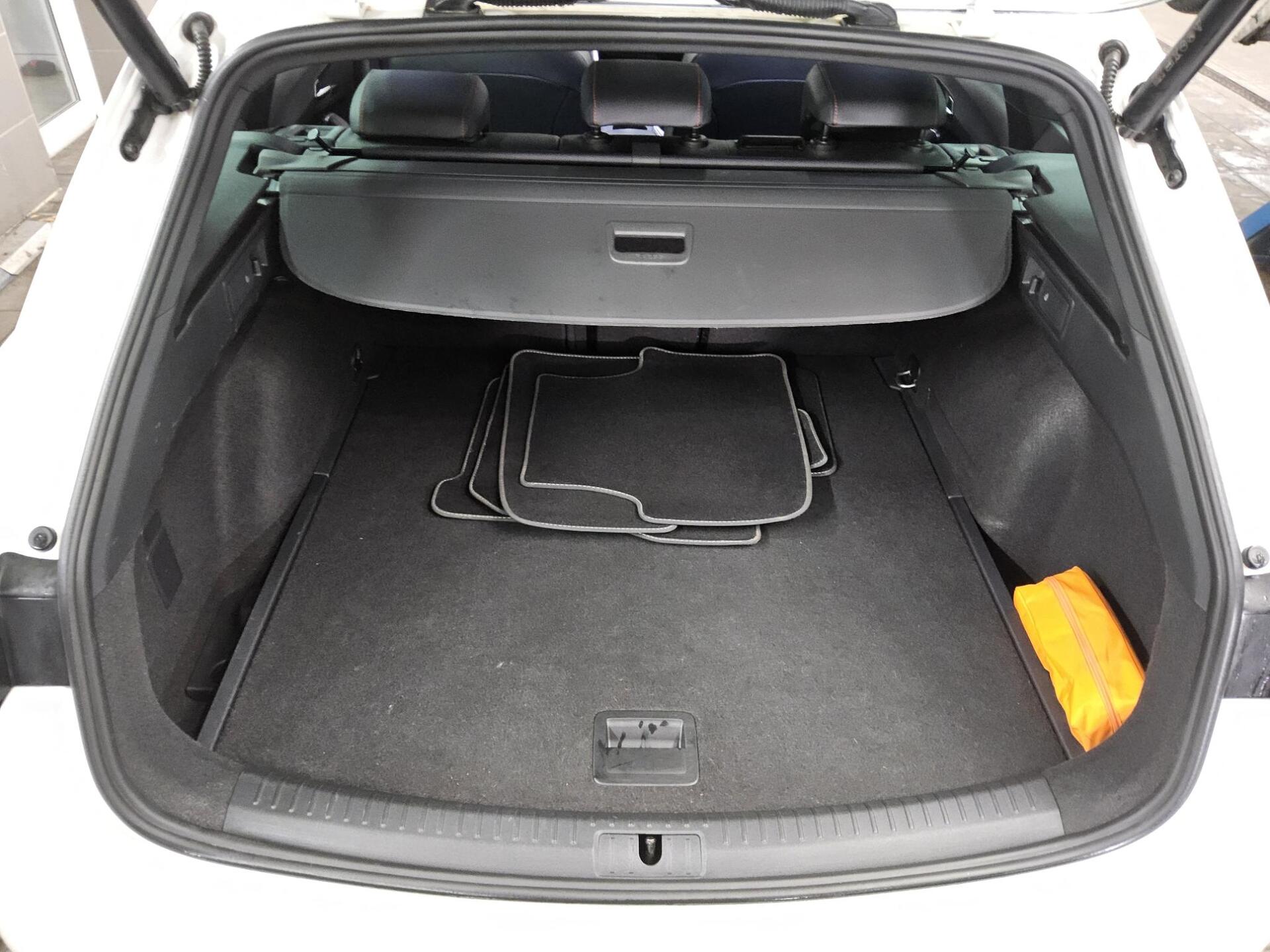 Seat Leon Sportstourer 1.5 eTSI FR-Line Navi LED vc 13