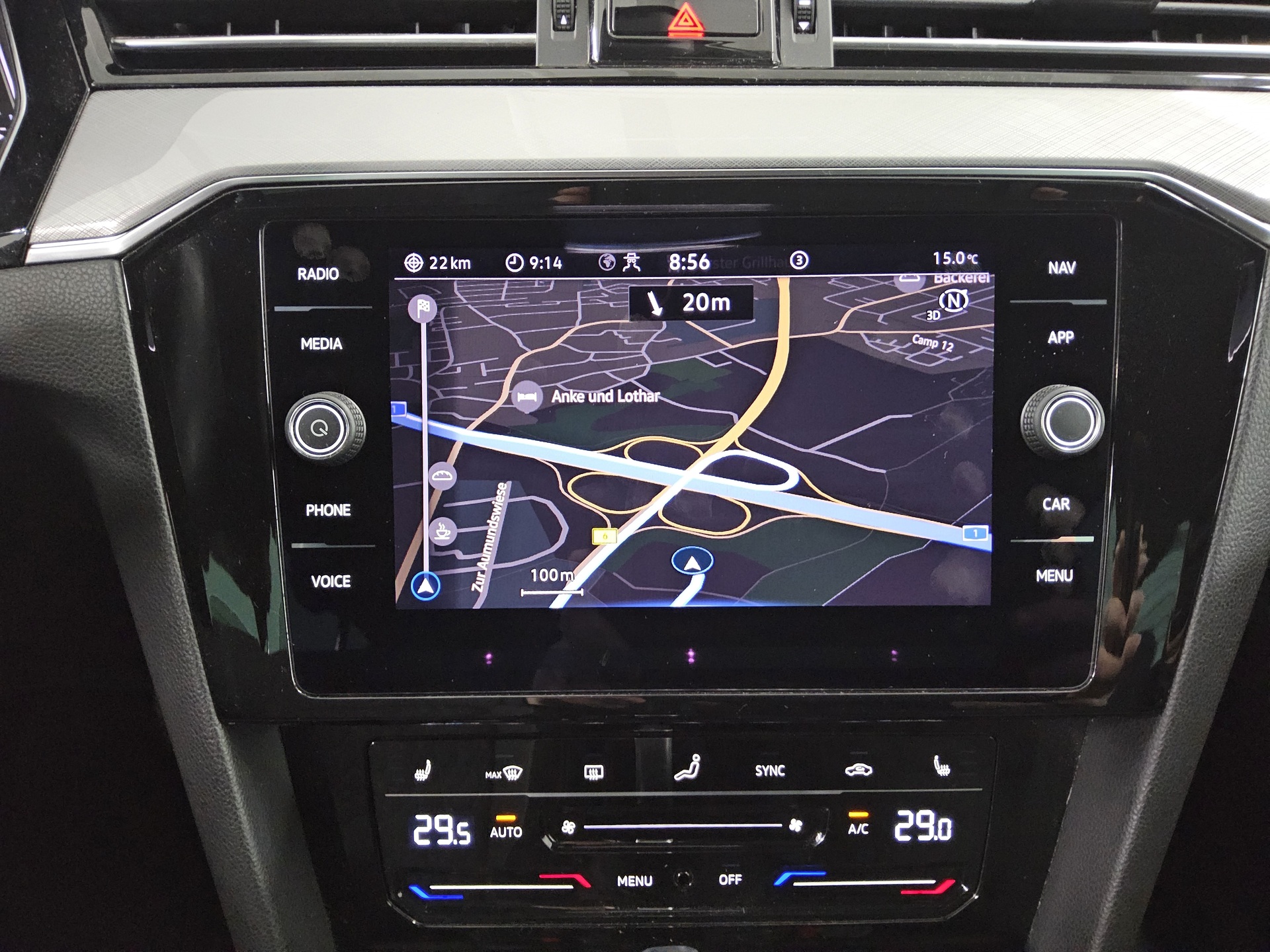 Volkswagen Passat Var. 2.0 TDI Business Navi LED DC AHK RFK 7