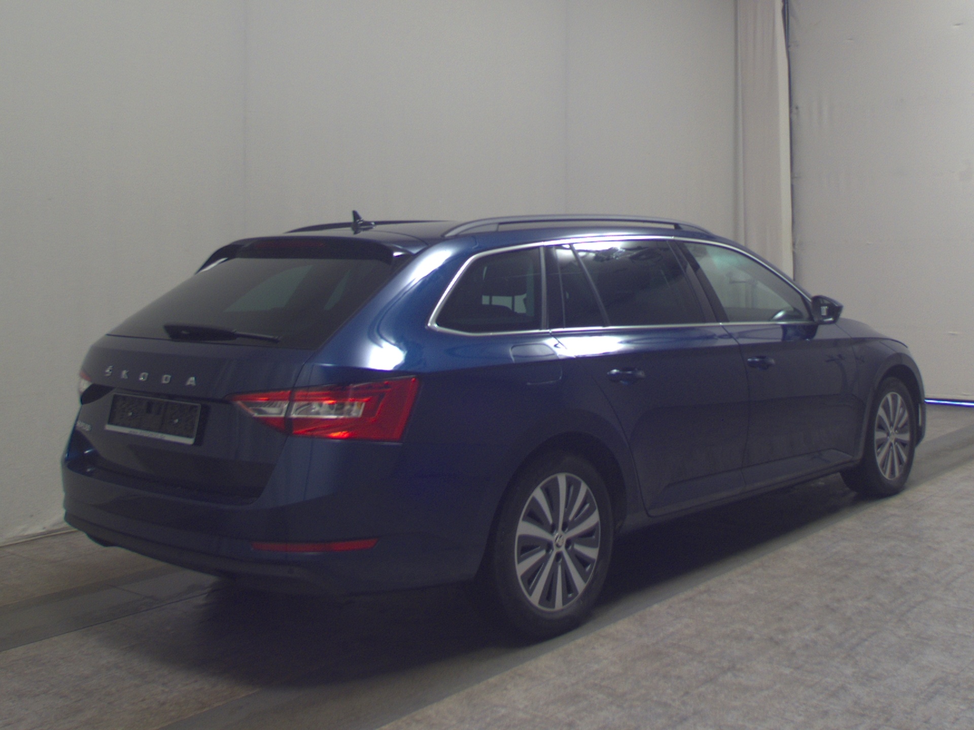 Skoda Superb Kombi 2.0 TDI Ambition Navi LED Virtual 4