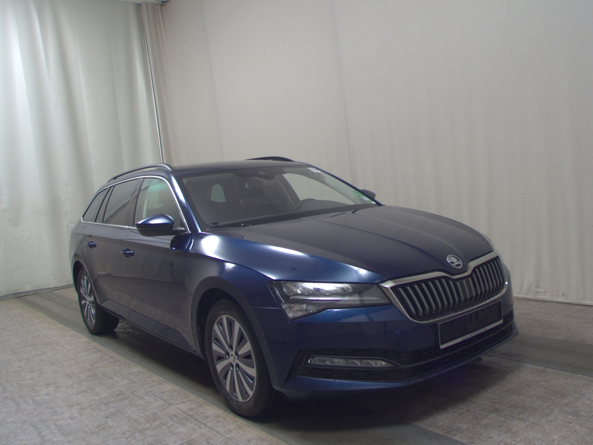 Skoda Superb Kombi 2.0 TDI Ambition Navi LED Virtual 3