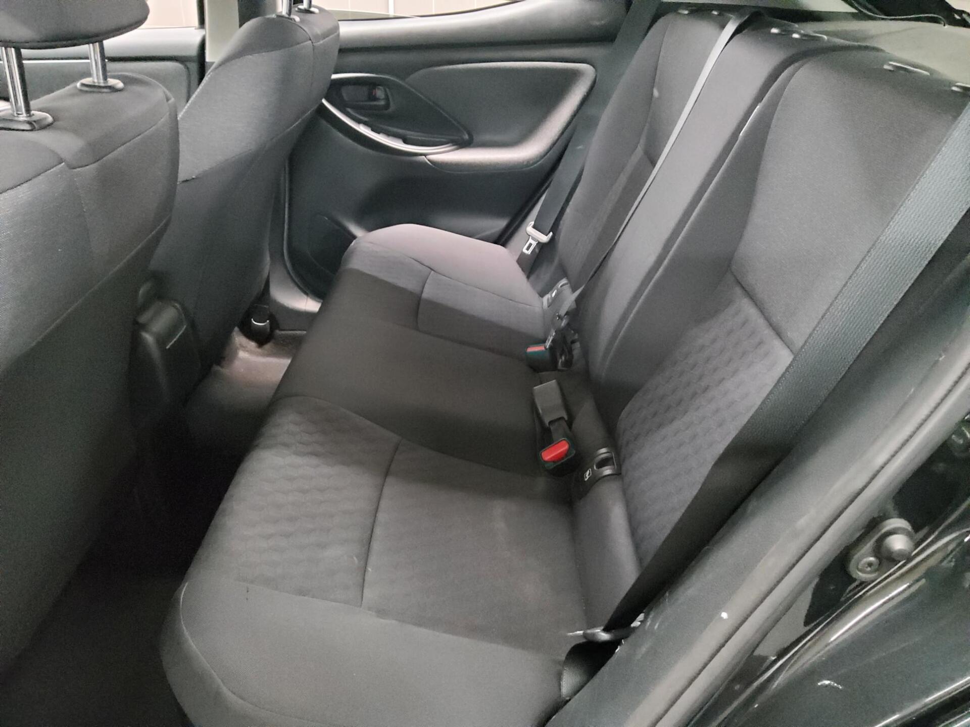 Toyota Yaris 1.5 VVT-I Hybrid Navi LED RfK Shz DAB 13