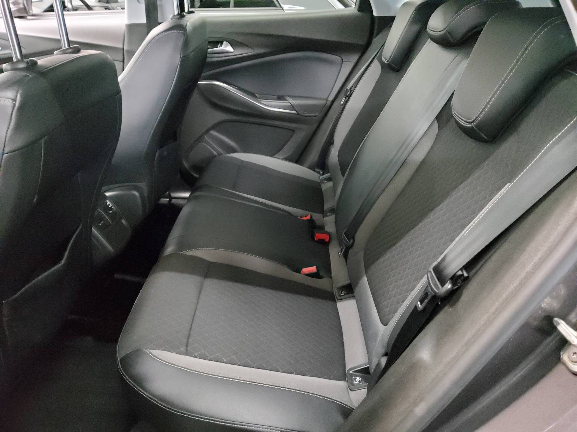 Opel Grandland X 1.5 D Design Edition T-Leder LED AHK 13