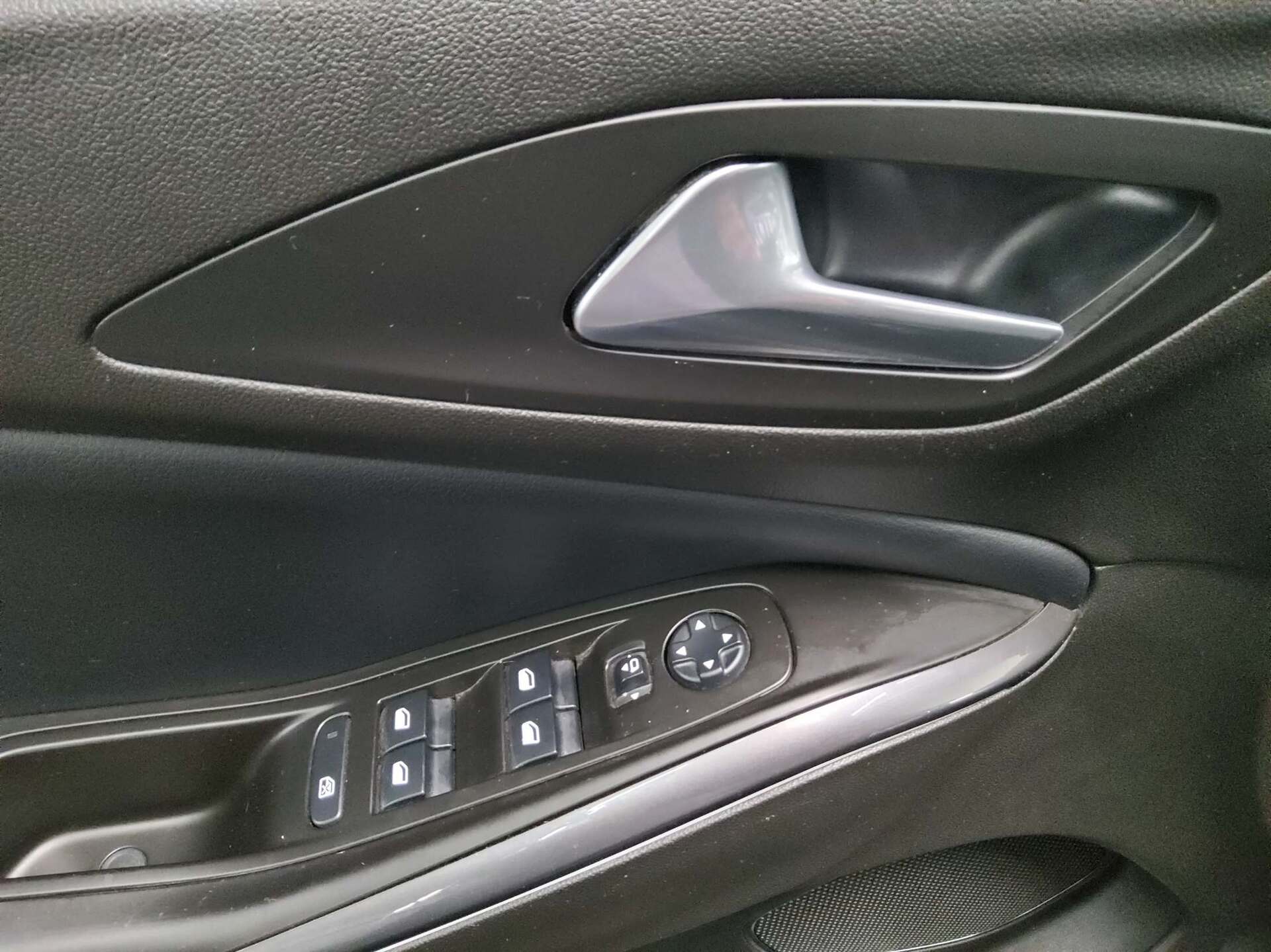 Opel Grandland X 1.5 D Design Edition T-Leder LED AHK 9