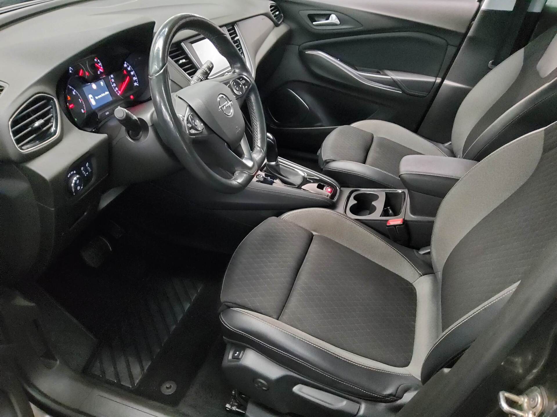 Opel Grandland X 1.5 D Design Edition T-Leder LED AHK 8