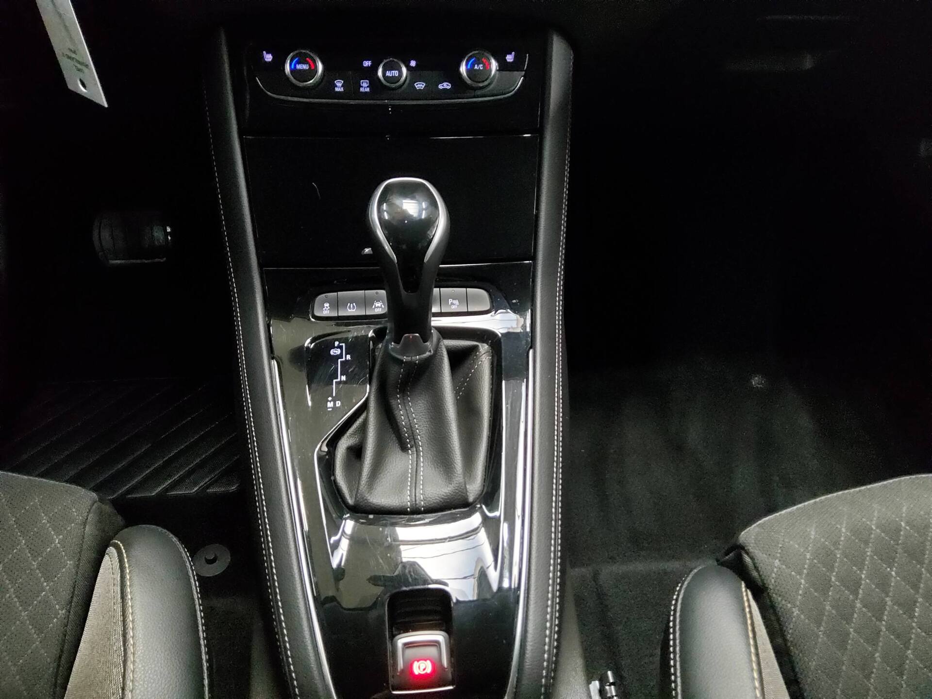 Opel Grandland X 1.5 D Design Edition T-Leder LED AHK 6