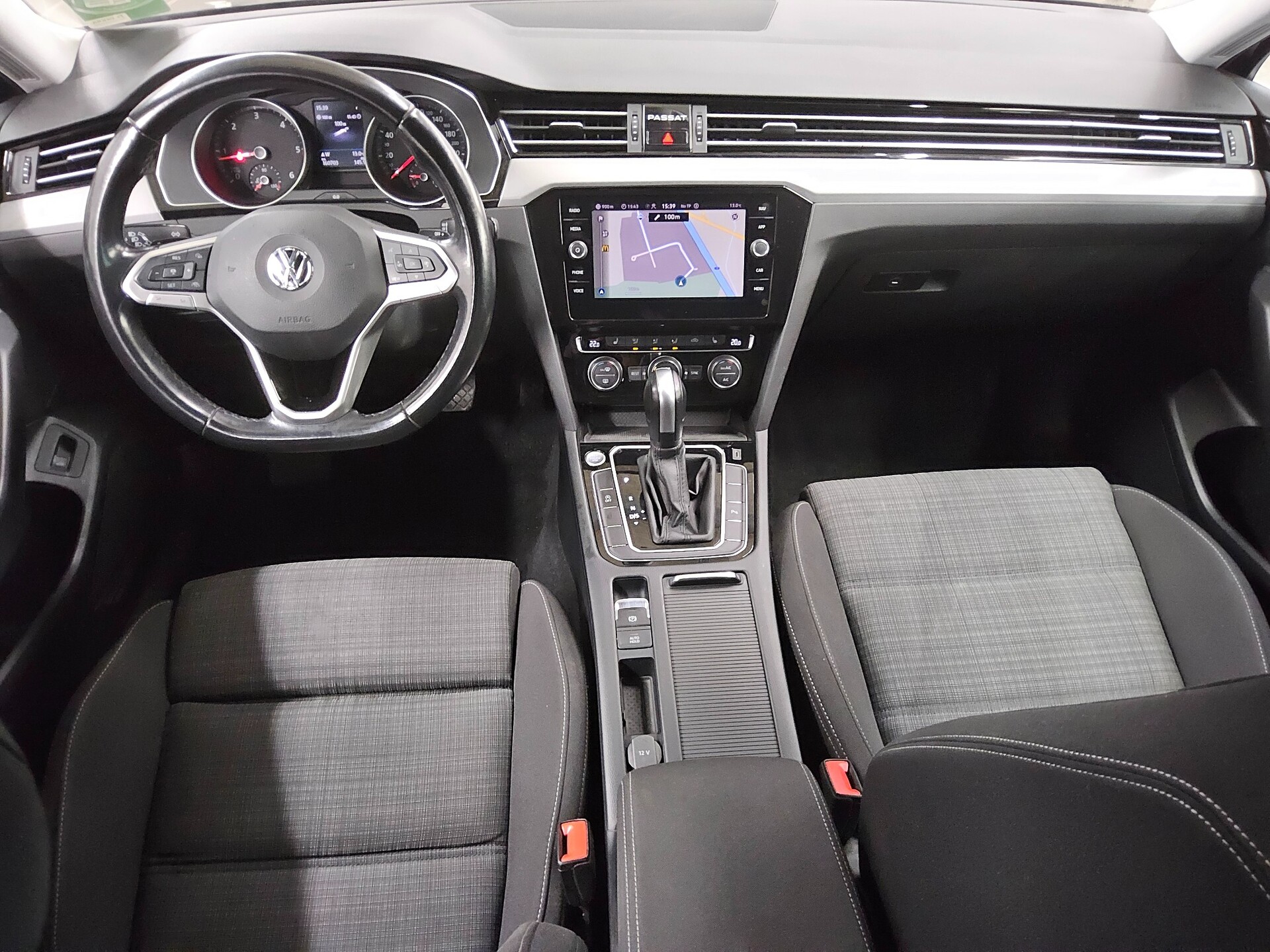 Volkswagen Passat Var. 1.6 TDI Business Navi LED RfK ACC 5