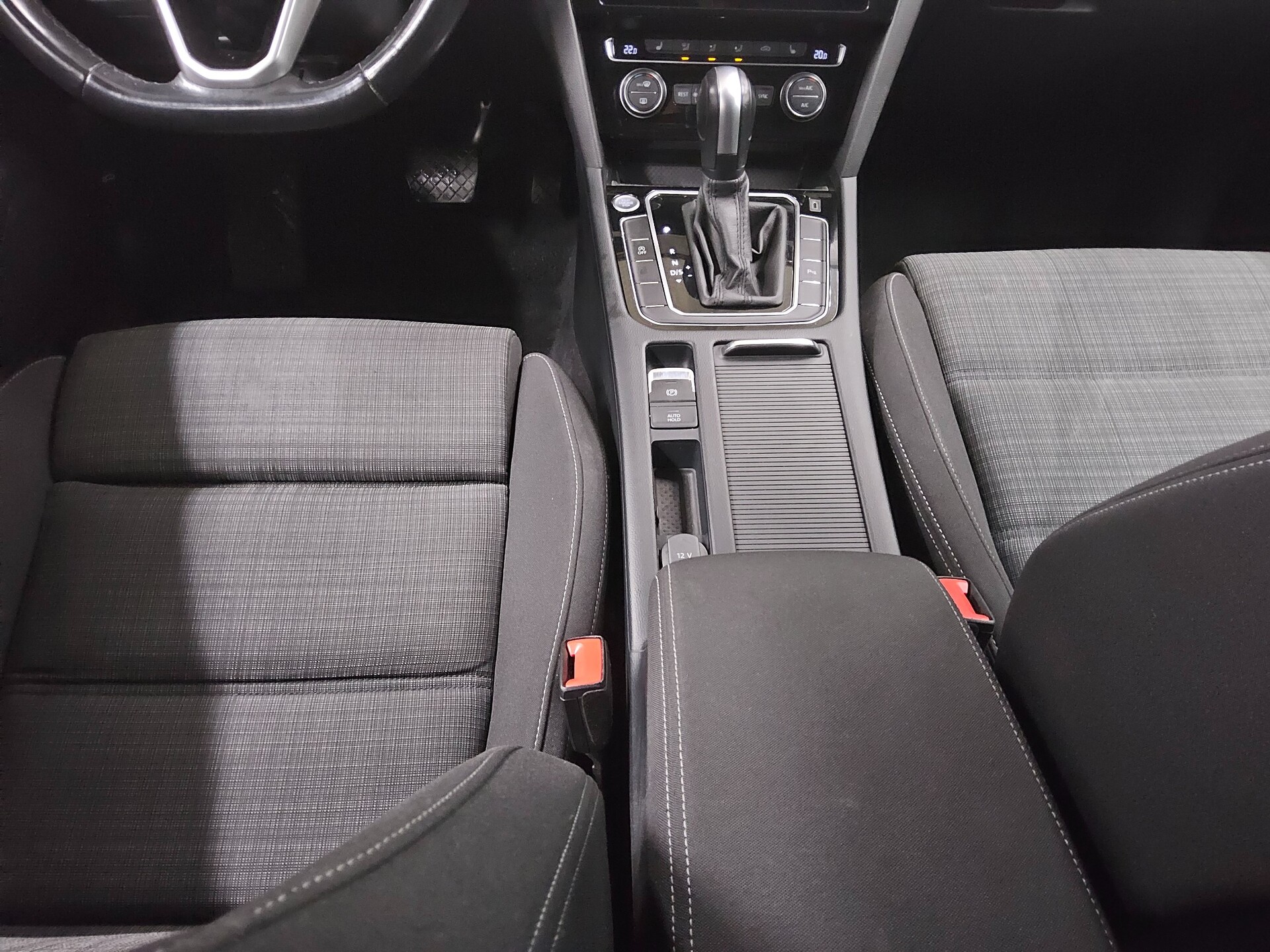 Volkswagen Passat Var. 1.6 TDI Business Navi LED RfK ACC 6