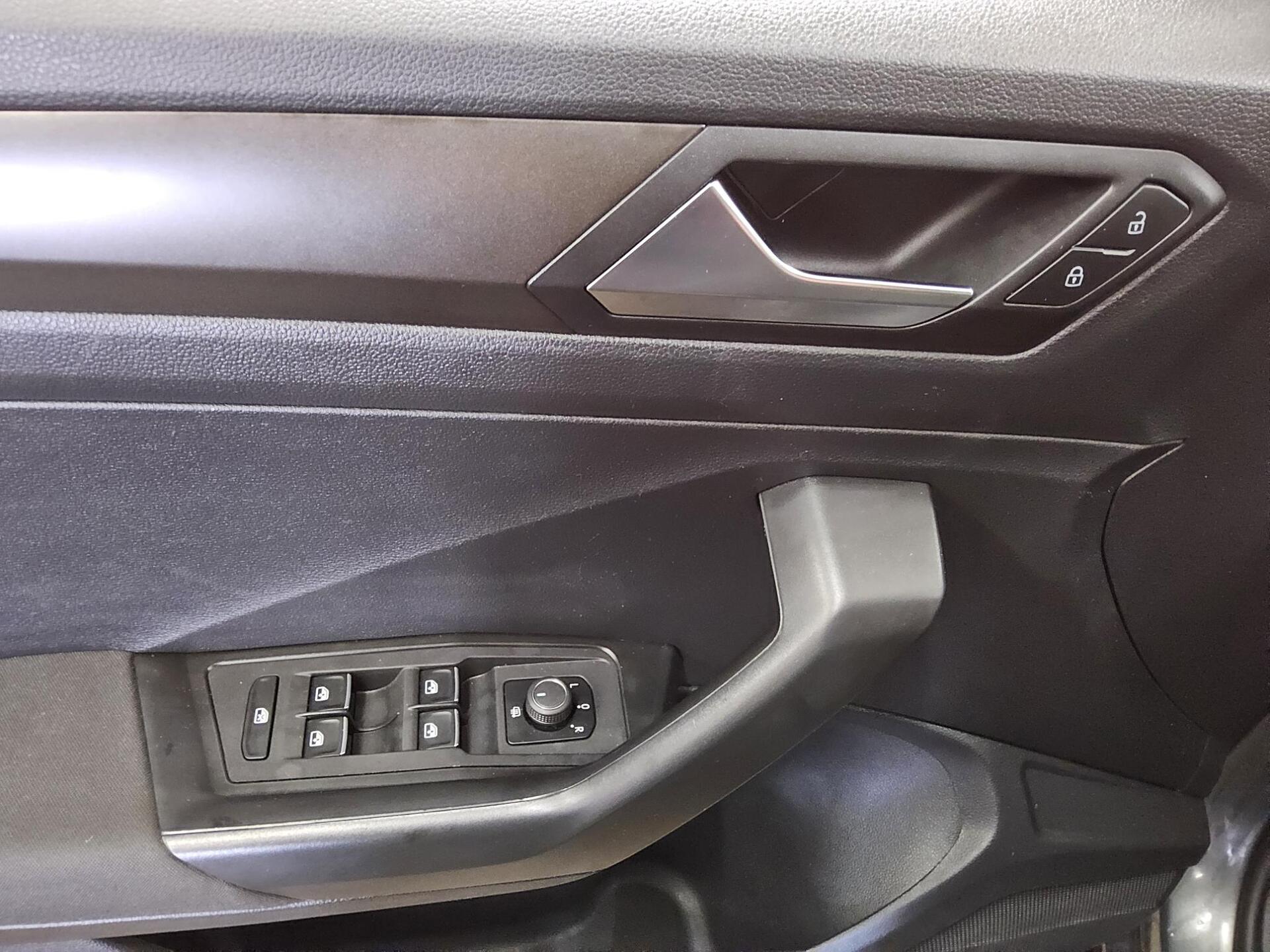 Volkswagen T-Roc 2.0 TDI Style AHK ACC PDC SHZ 9