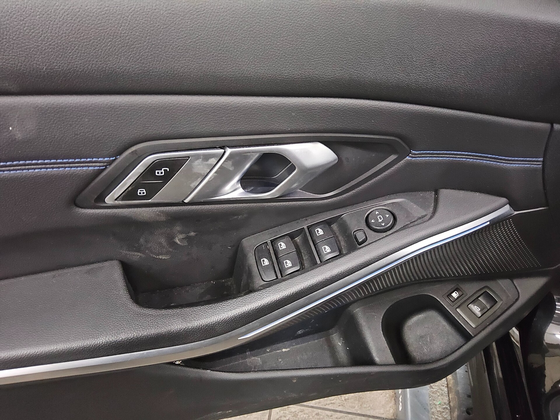 BMW 330e Touring M-Sport T-Leder Navi LED LC prof. 10