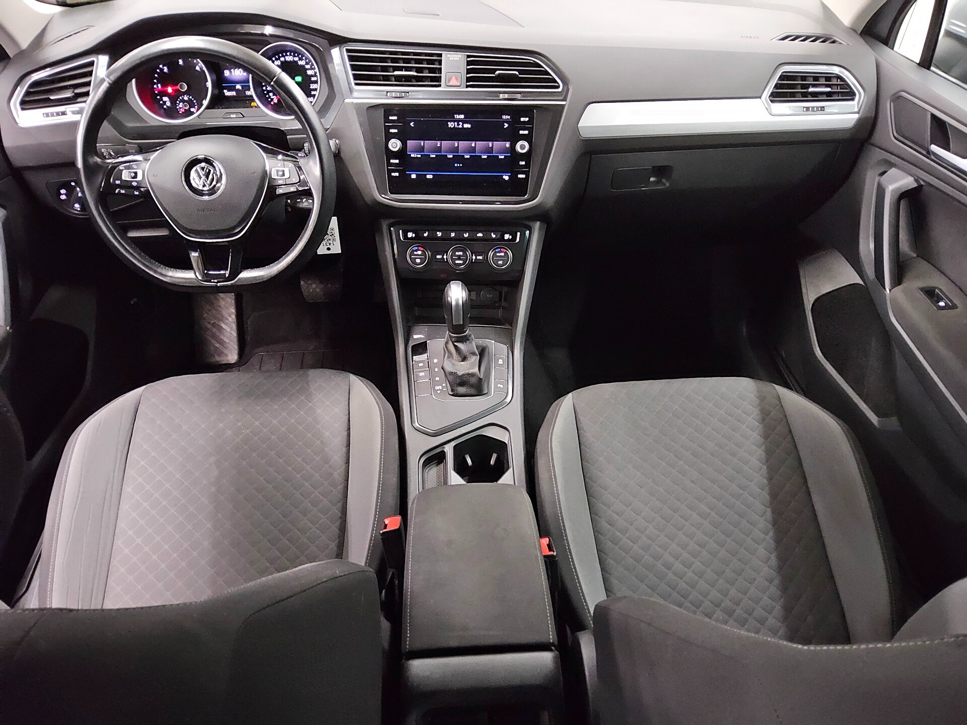 Volkswagen Tiguan 2.0 TDI Comf. AHK ACC PDC 5