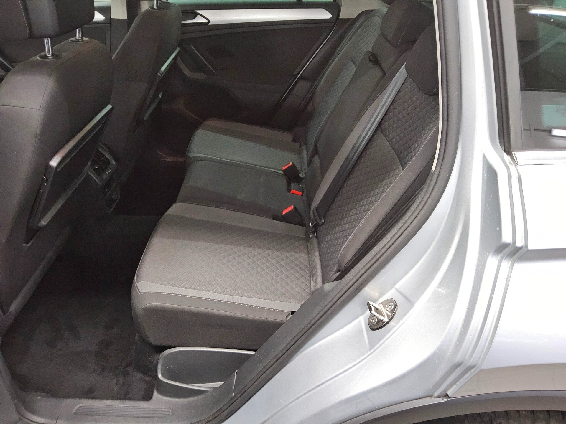 Volkswagen Tiguan 2.0 TDI Comf. AHK ACC PDC 13