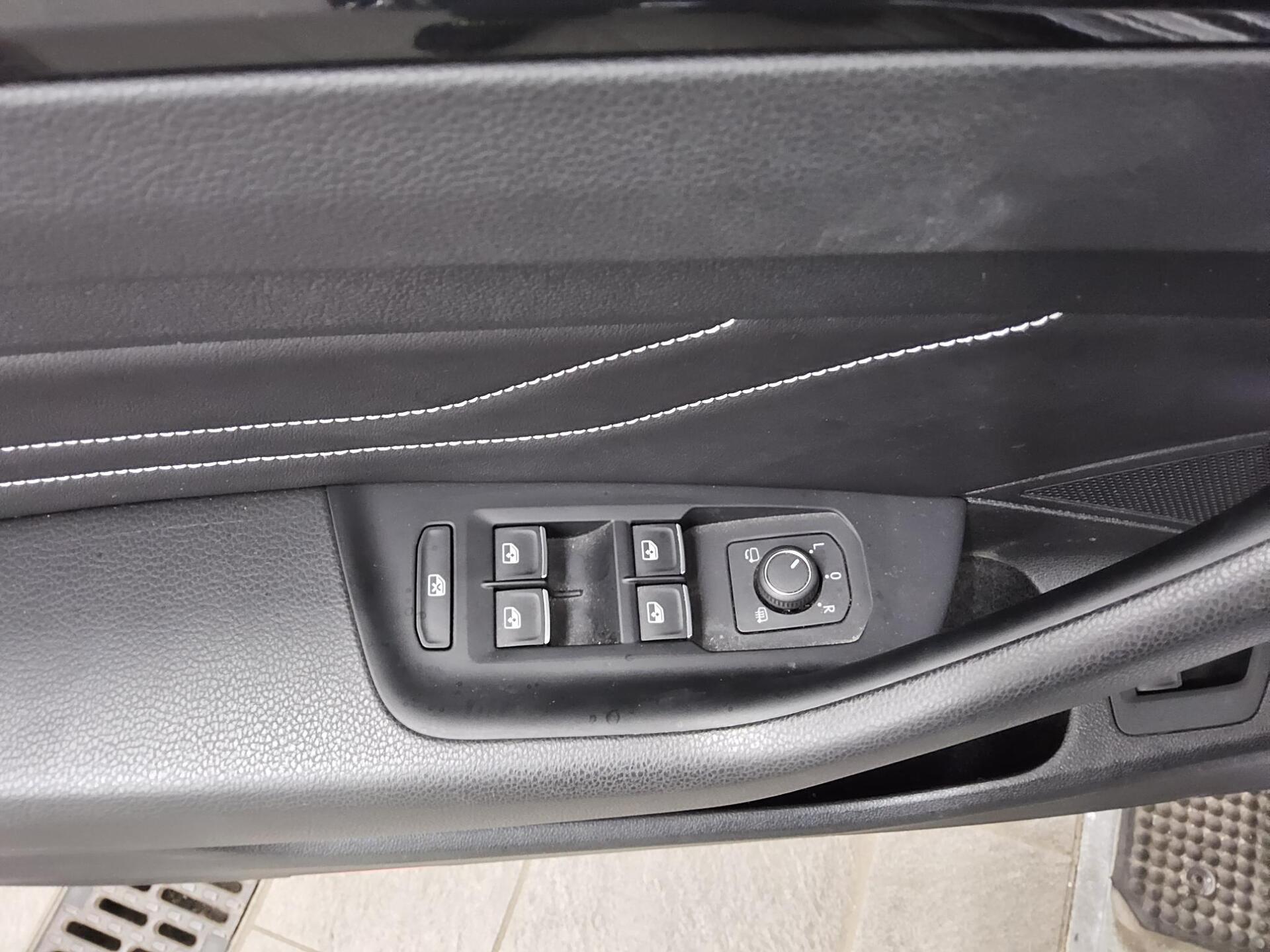 Volkswagen Arteon SB 2.0 TDI R-Line Leder Navi AID LED Pano 10