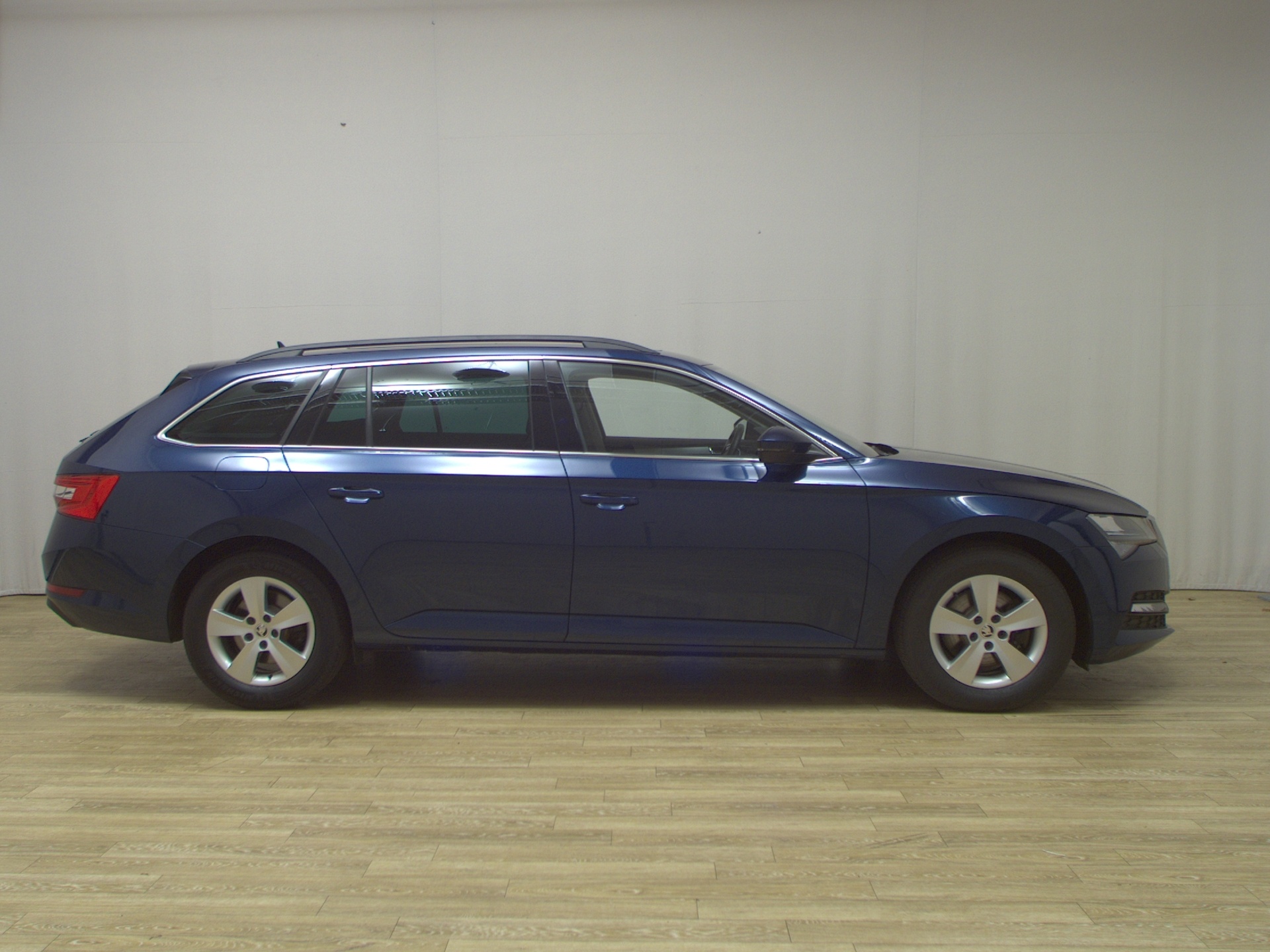 Skoda Superb Kombi 2.0 TDI Ambition Navi DC Pano AHK