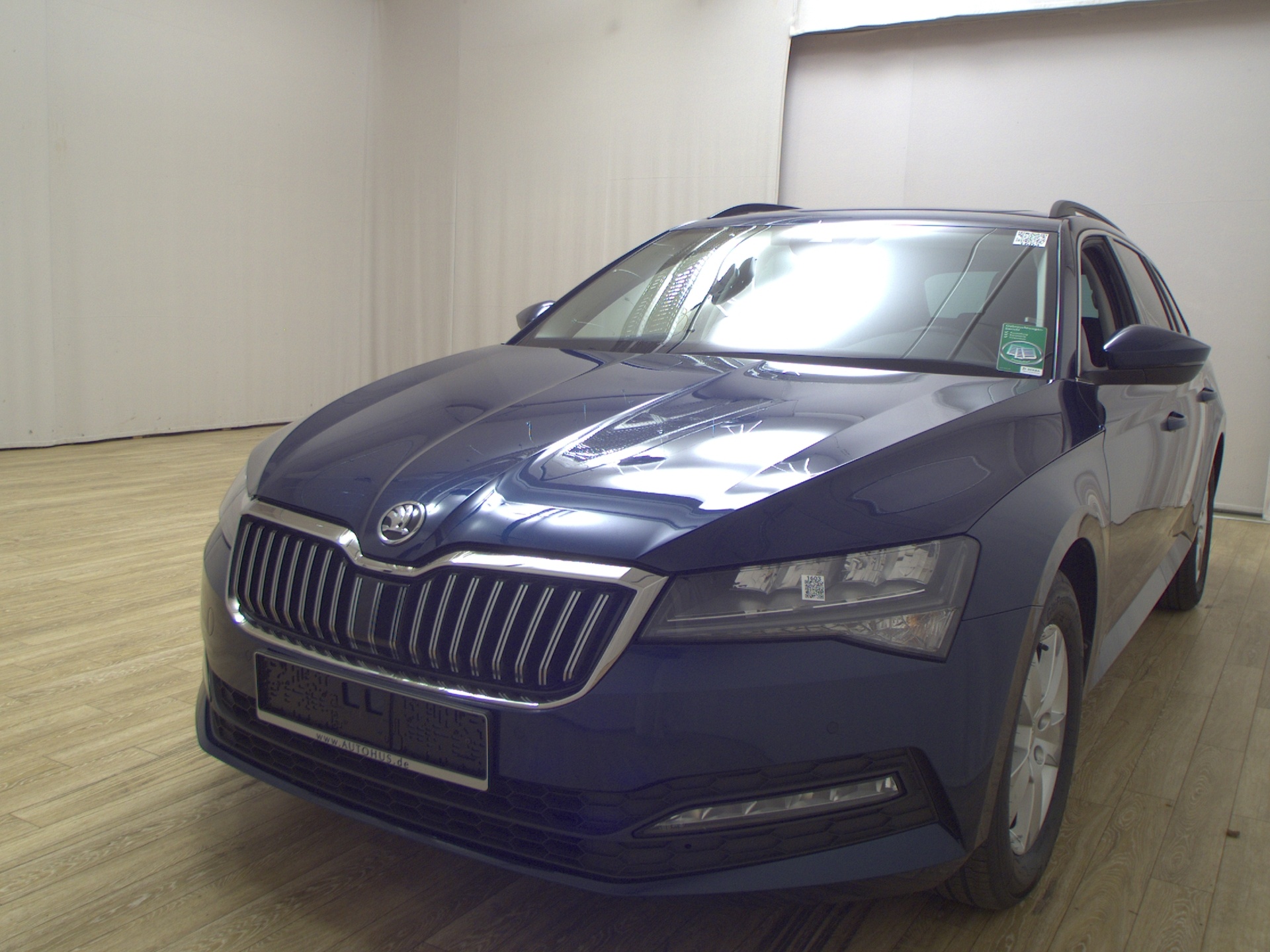 Skoda Superb Kombi 2.0 TDI Ambition Navi DC Pano AHK 2