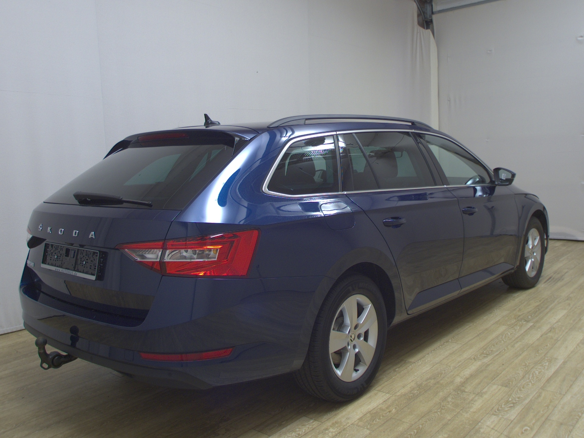 Skoda Superb Kombi 2.0 TDI Ambition Navi DC Pano AHK 4