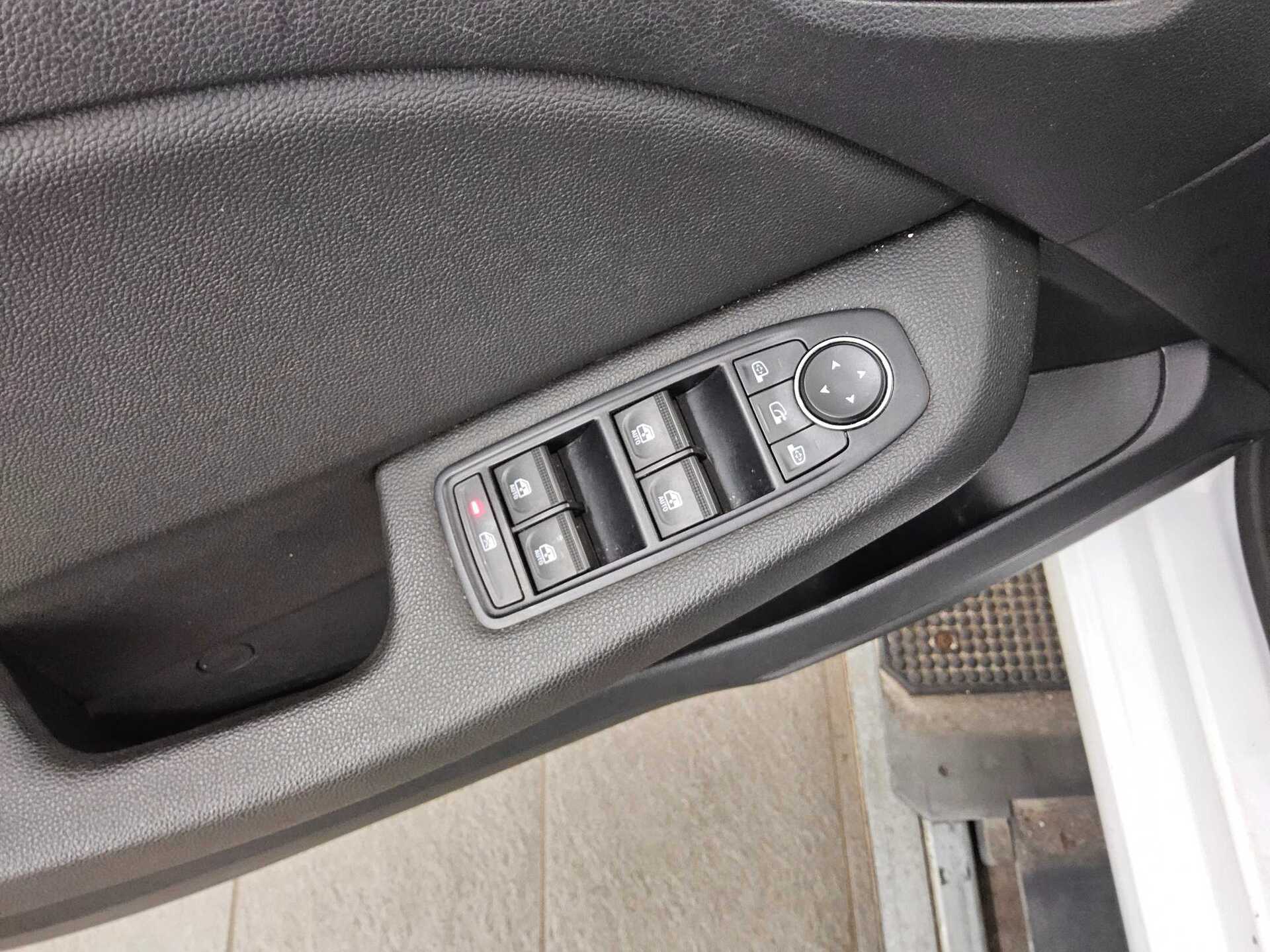 Renault Clio 1.3 TCe Intens T-Leder LED 360° 10