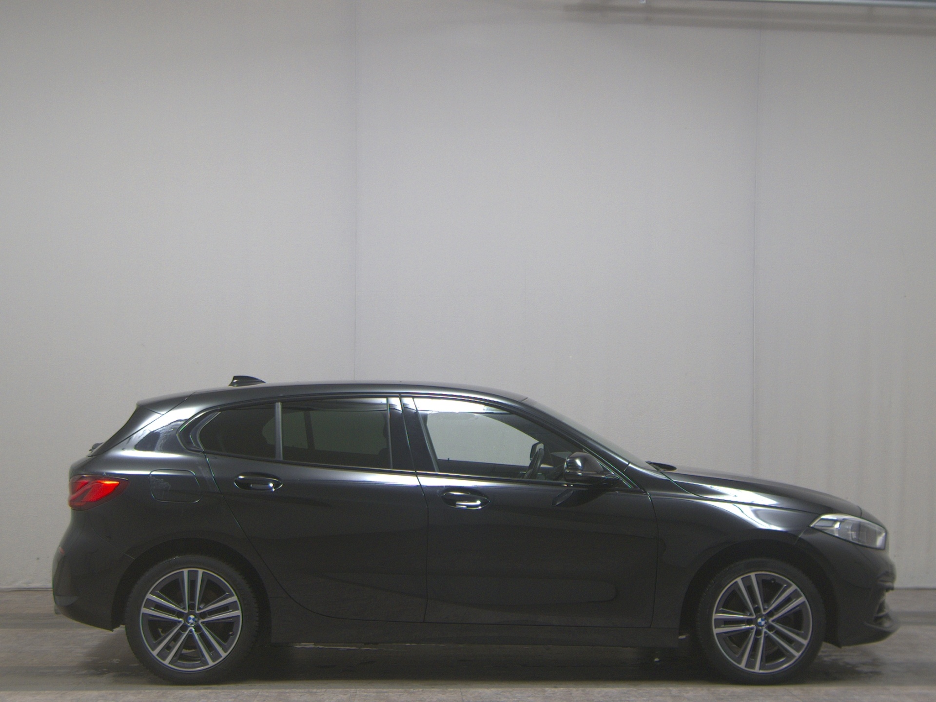 BMW 118dA Sport-Line Navi LED LC-Pro AHK RFK