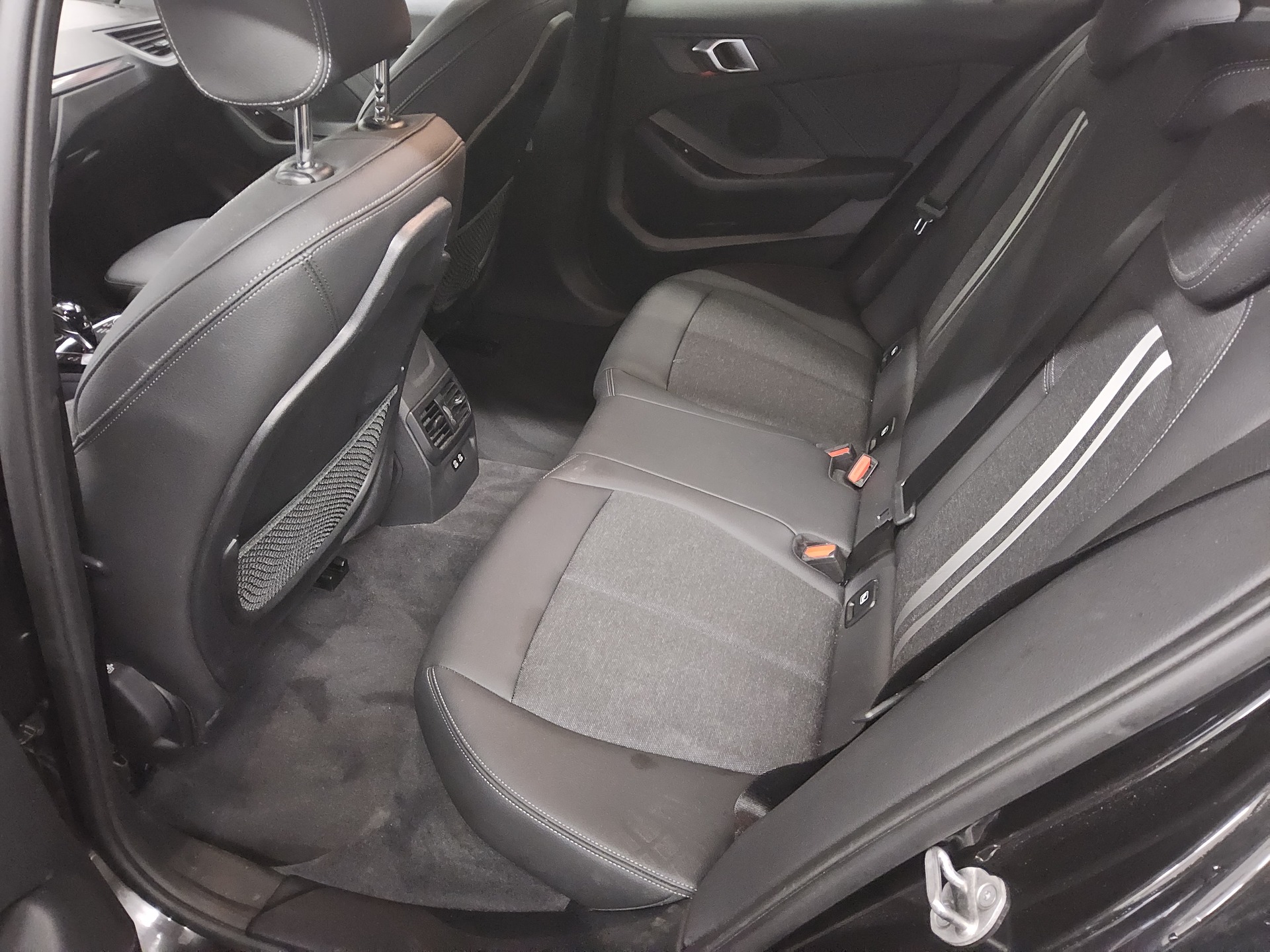 BMW 118dA Sport-Line Navi LED LC-Pro AHK RFK 13