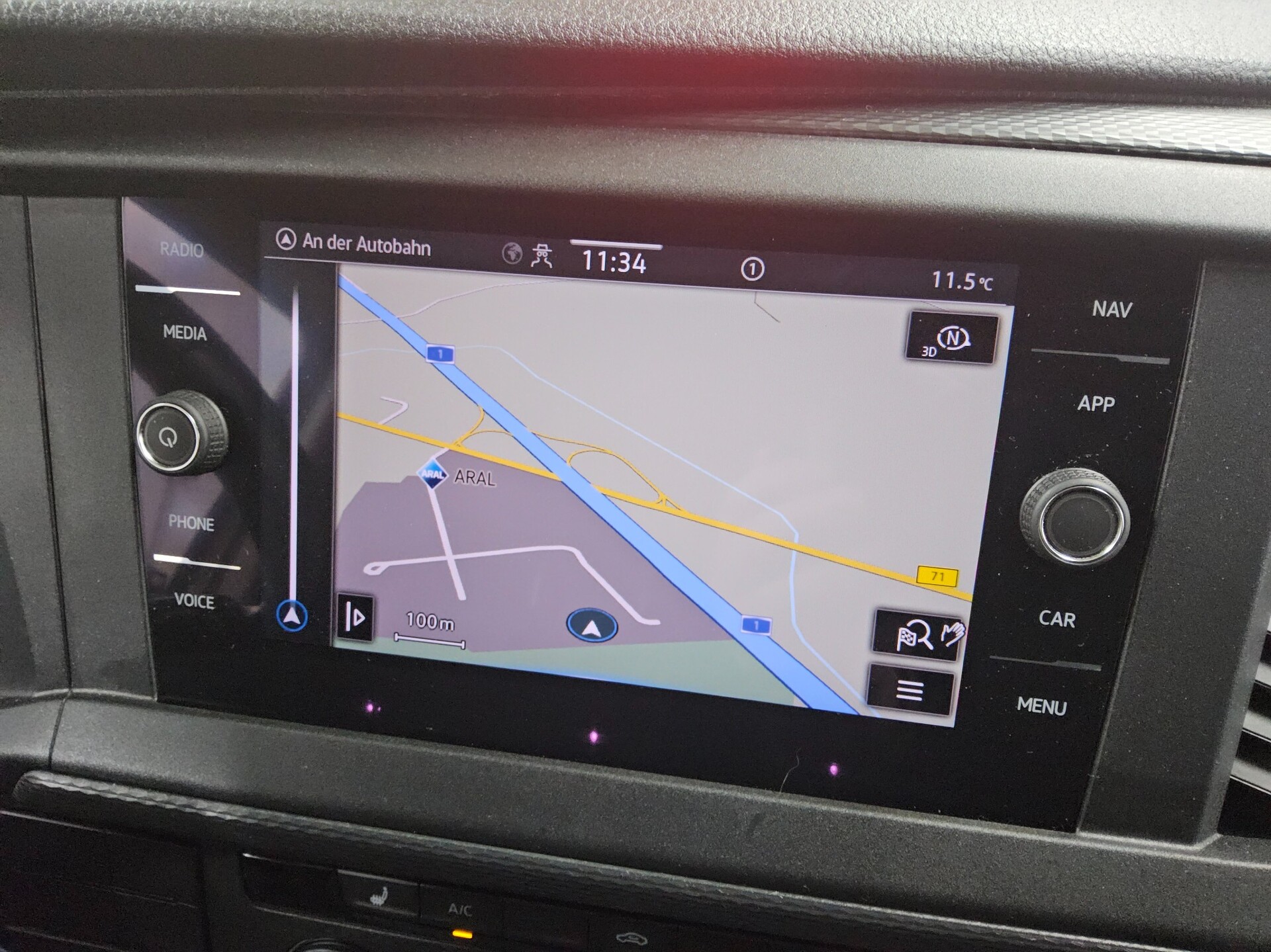 Volkswagen T6.1 2.0 TDI Kasten Navi LED Klima SHZ PDC 7