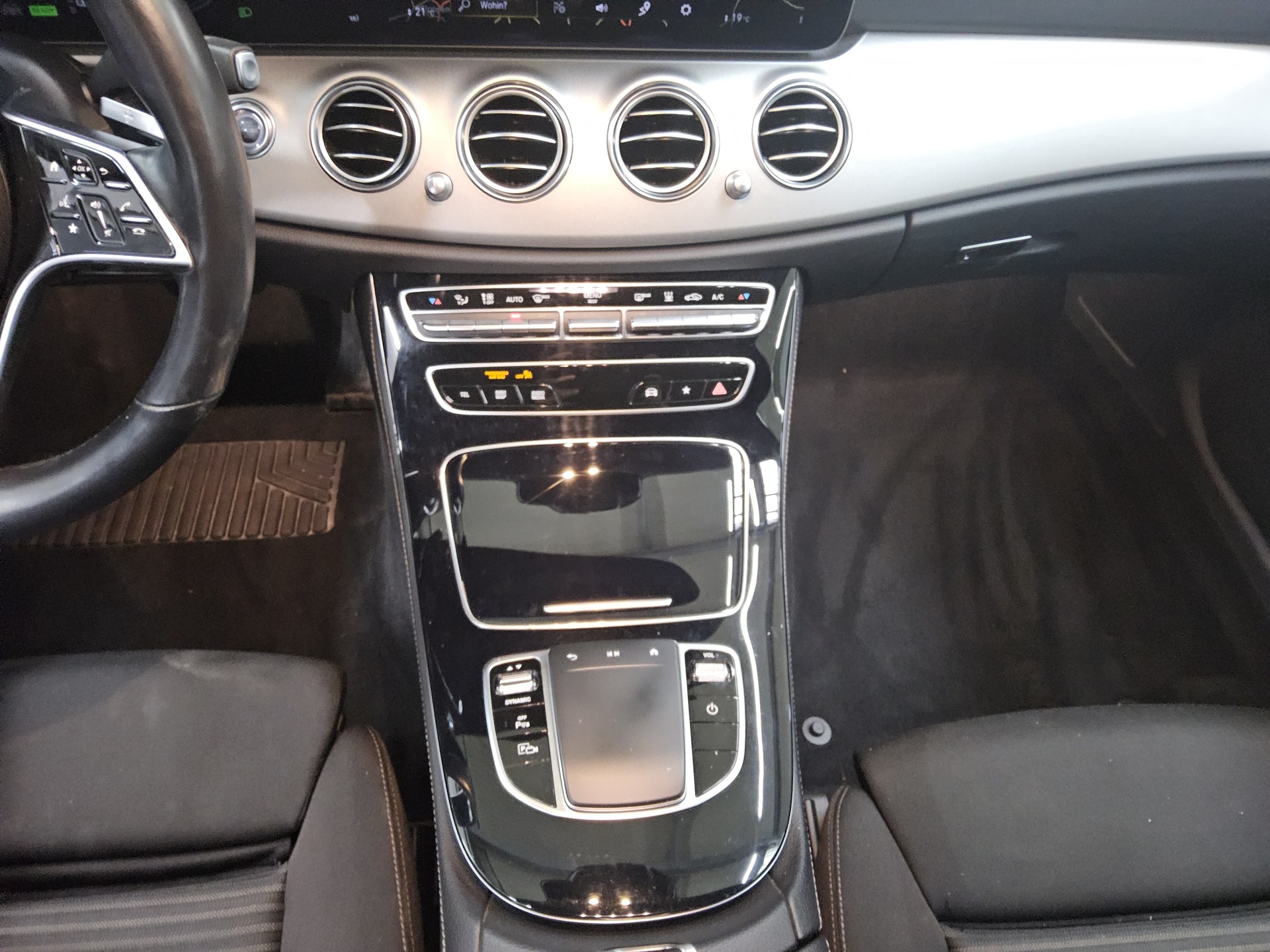 Mercedes-Benz E 300 de Widescreen LED RFK PDC 6