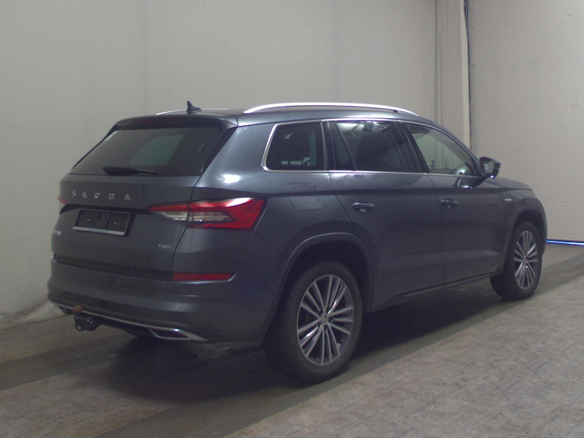 Skoda Kodiaq 2.0 TDI 4x4 L&K Leder DCC Ahk LED Navi 4