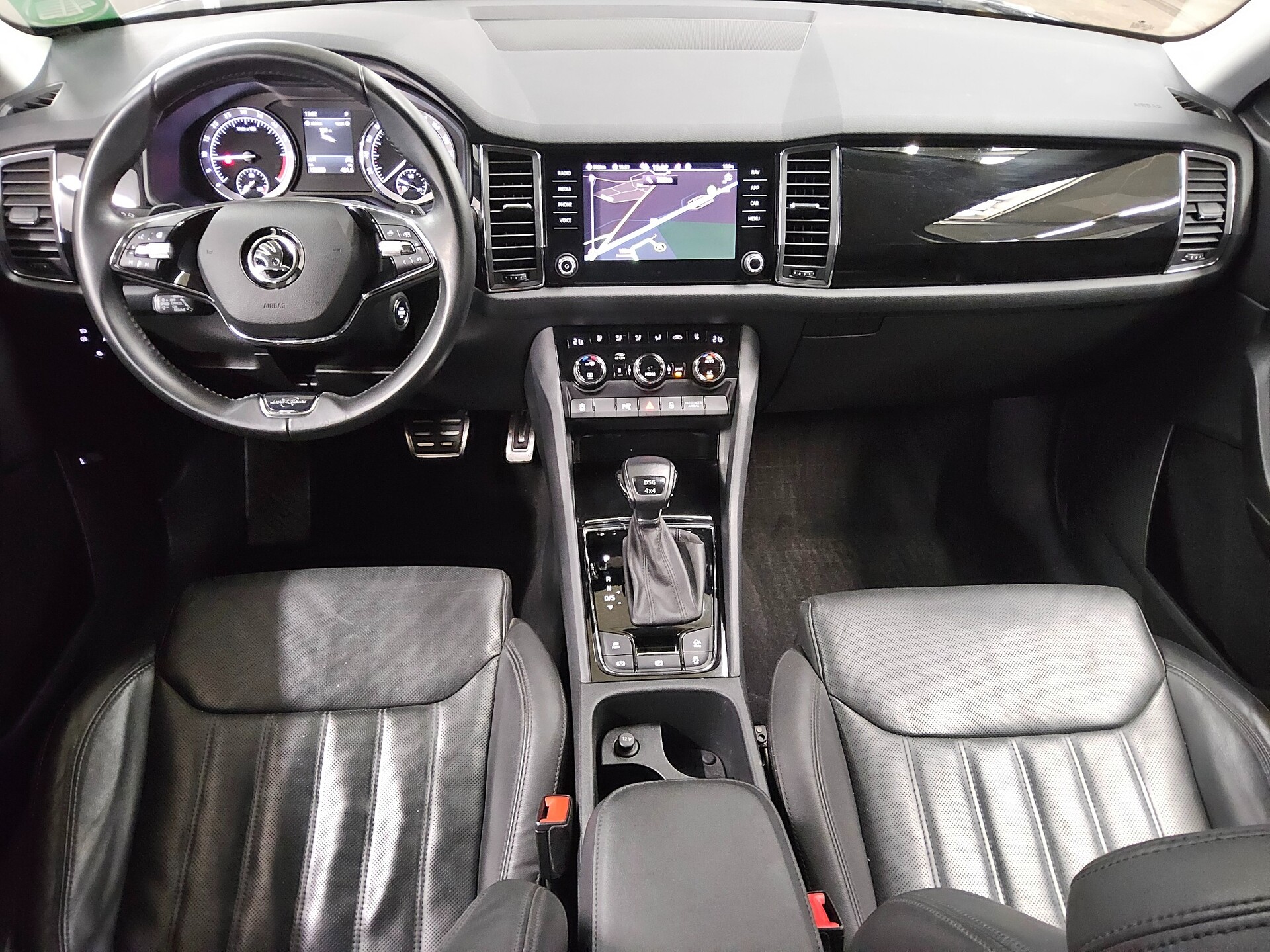 Skoda Kodiaq 2.0 TDI 4x4 L&K Leder DCC Ahk LED Navi 5