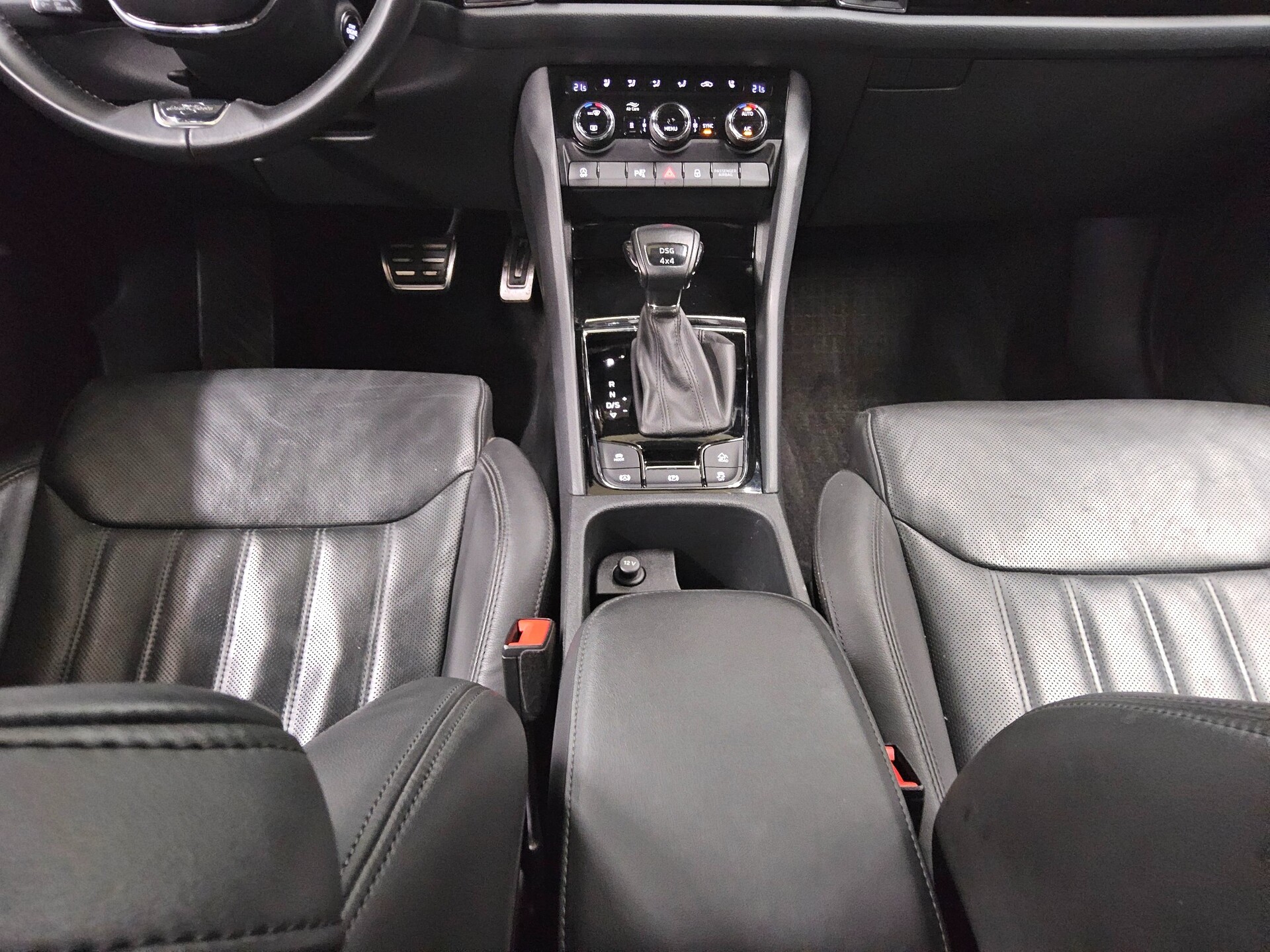 Skoda Kodiaq 2.0 TDI 4x4 L&K Leder DCC Ahk LED Navi 6