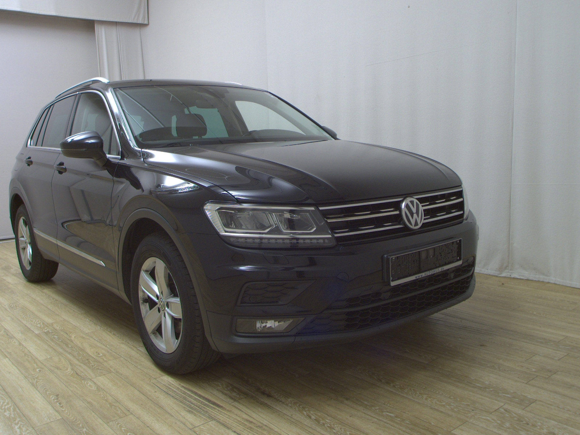 Volkswagen Tiguan 1.5 TSI Comf. Navi LED Ambiente ACC Ahk 3