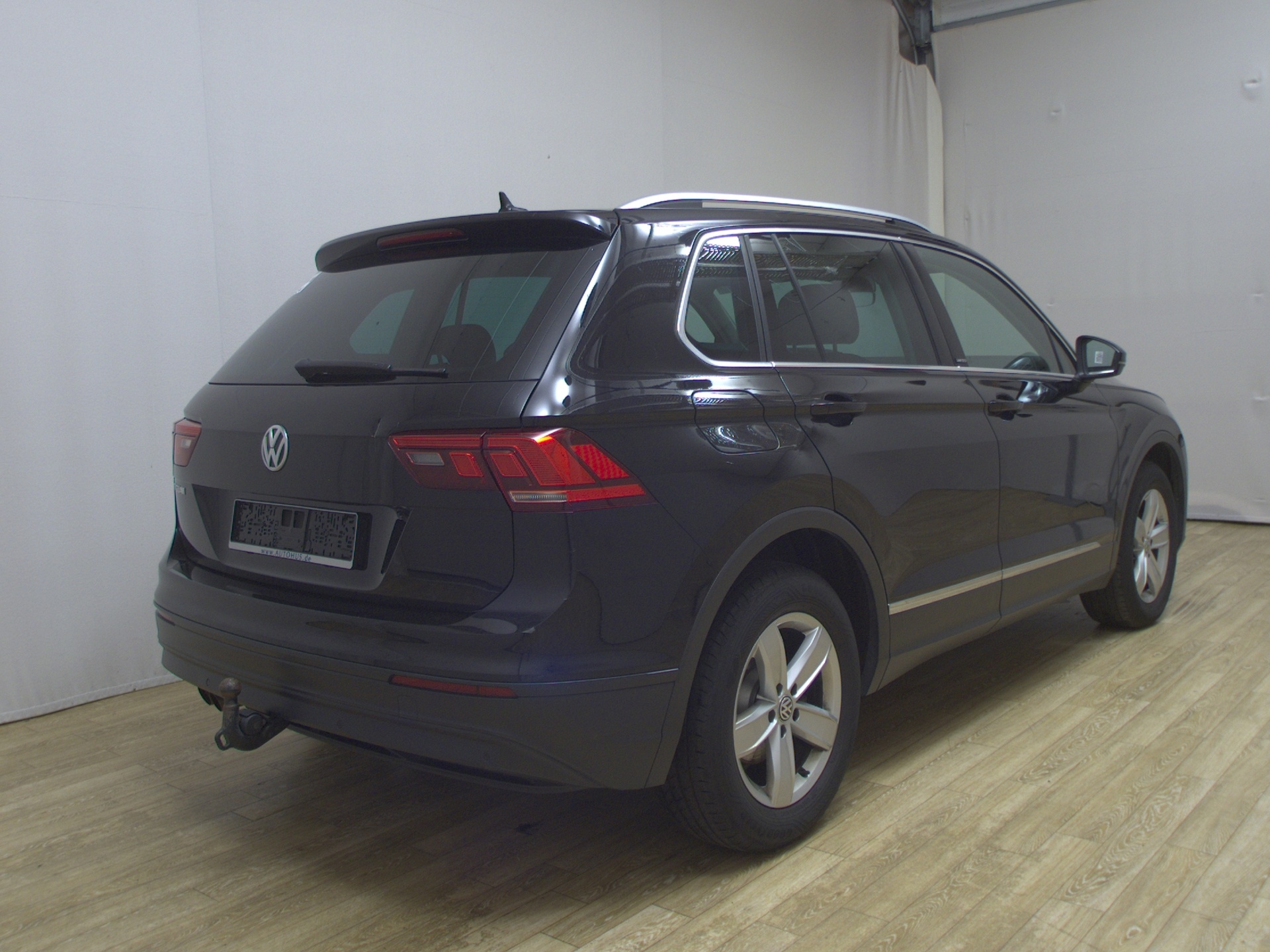 Volkswagen Tiguan 1.5 TSI Comf. Navi LED Ambiente ACC Ahk 4