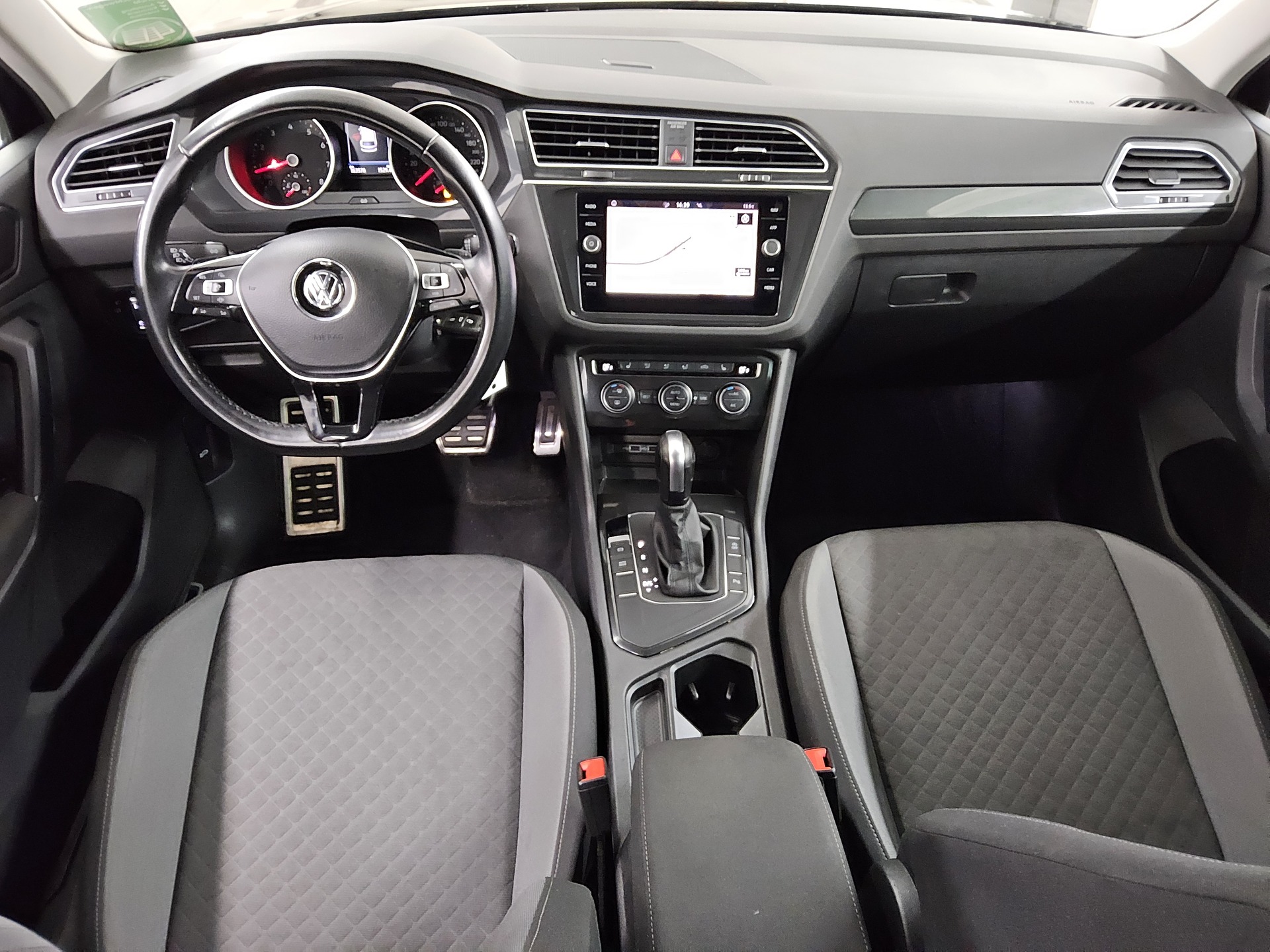 Volkswagen Tiguan 1.5 TSI Comf. Navi LED Ambiente ACC Ahk 5