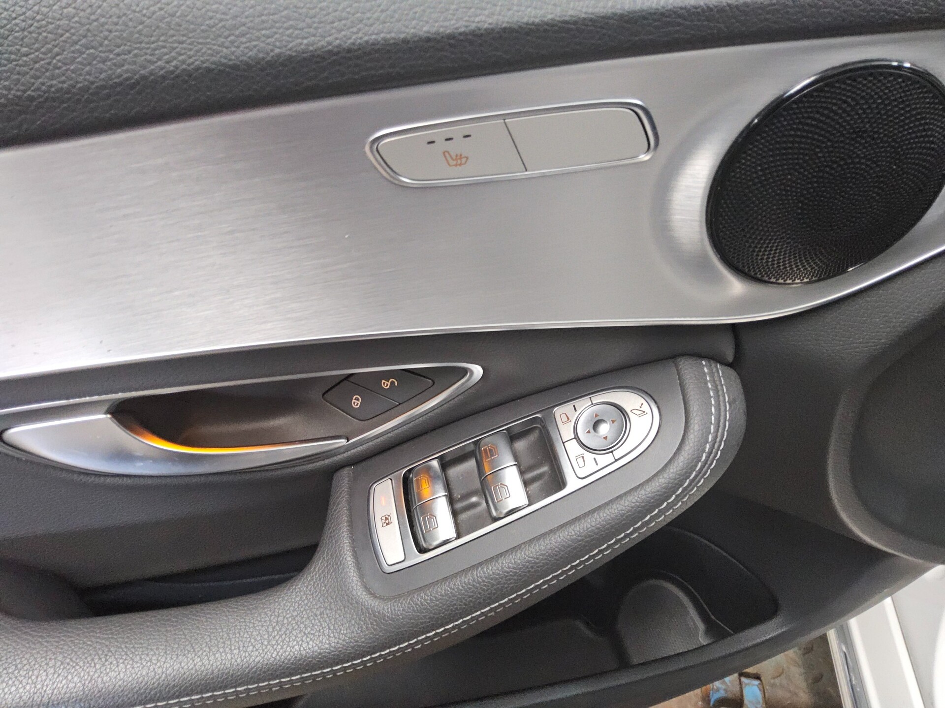 Mercedes-Benz C 300 T de Avantgarde Distronic+ Navi LED HuD 9