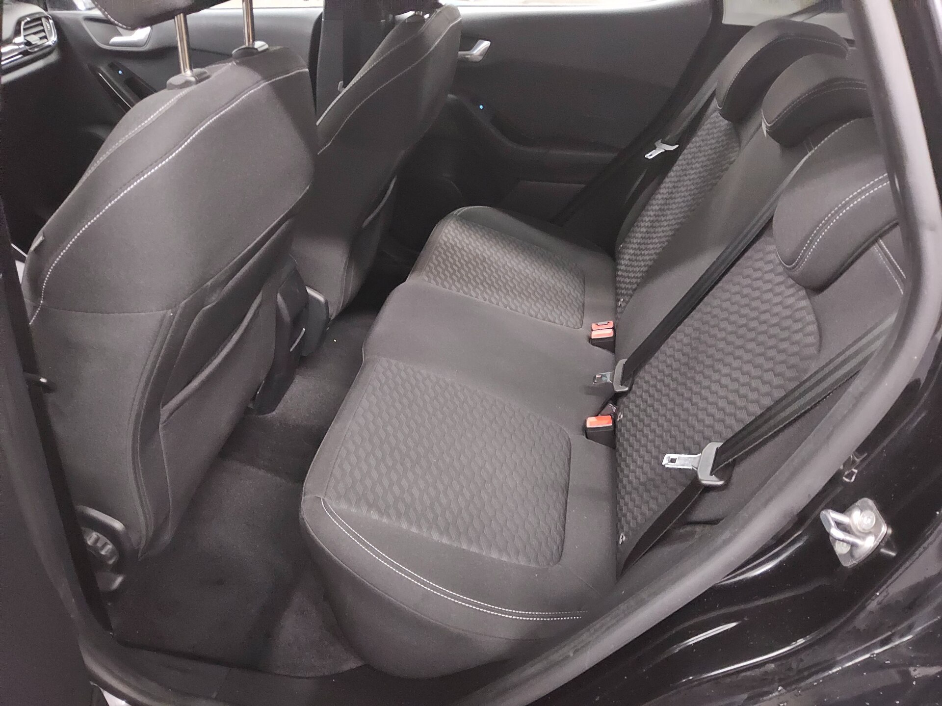 Ford Fiesta 1.0 EB Titanium Navi LED Shz PDC 13
