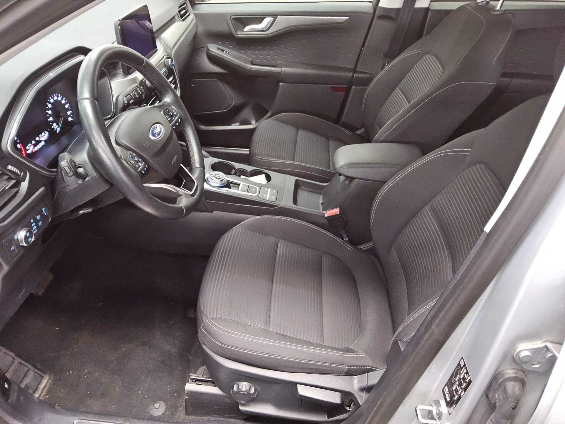 Ford Kuga 2.0 EB Titanium Navi LED 4xShz RFK 8