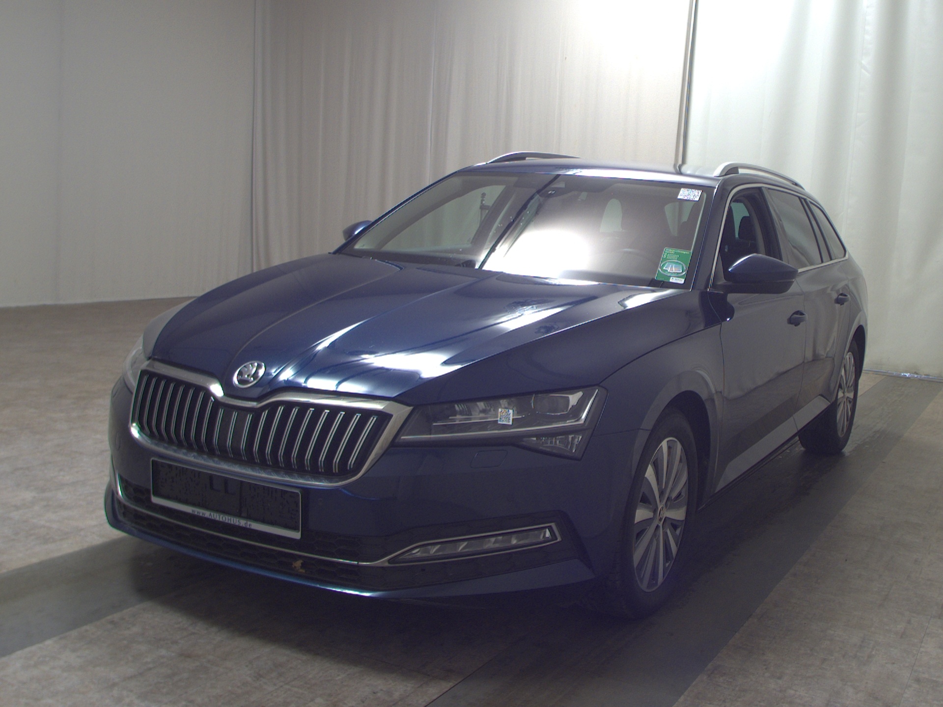 Skoda Superb Kombi 2.0 TDI Premium Ed. Navi LED vc ACC 2