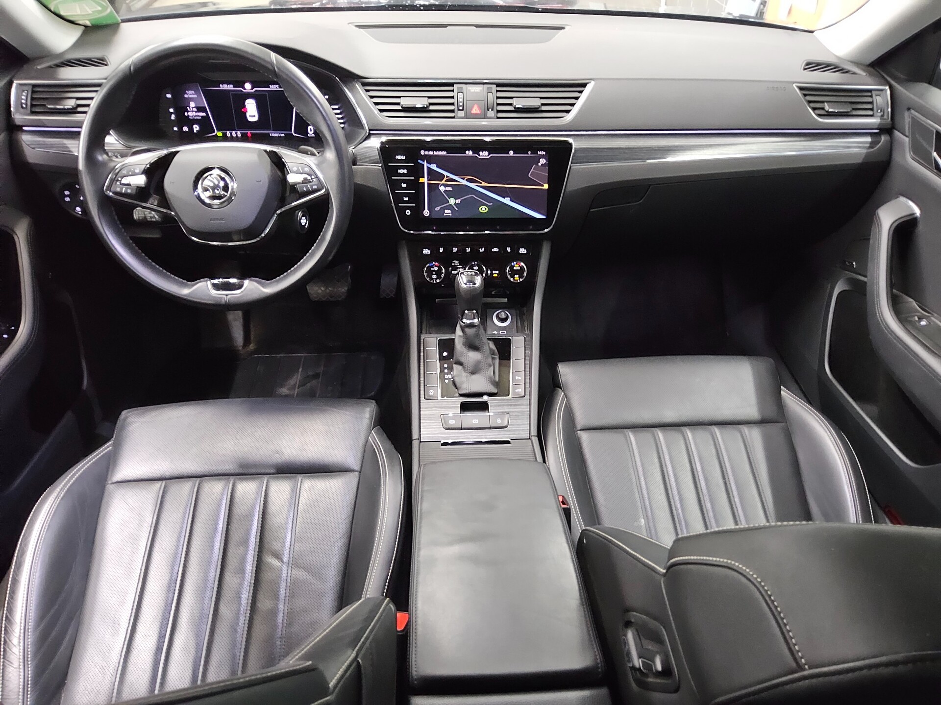 Skoda Superb Kombi 2.0 TDI Premium Ed. Navi LED vc ACC 5