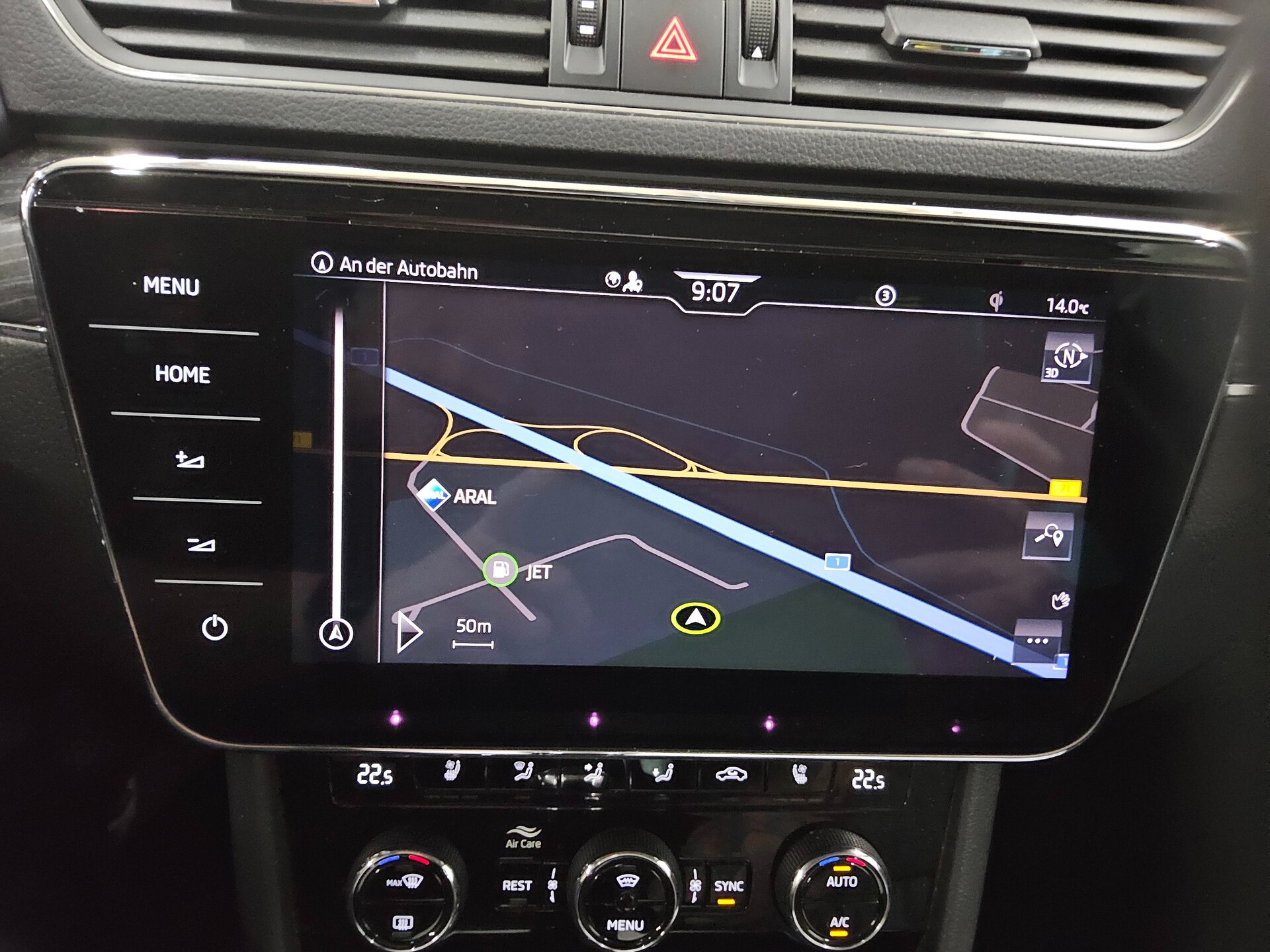 Skoda Superb Kombi 2.0 TDI Premium Ed. Navi LED vc ACC 7