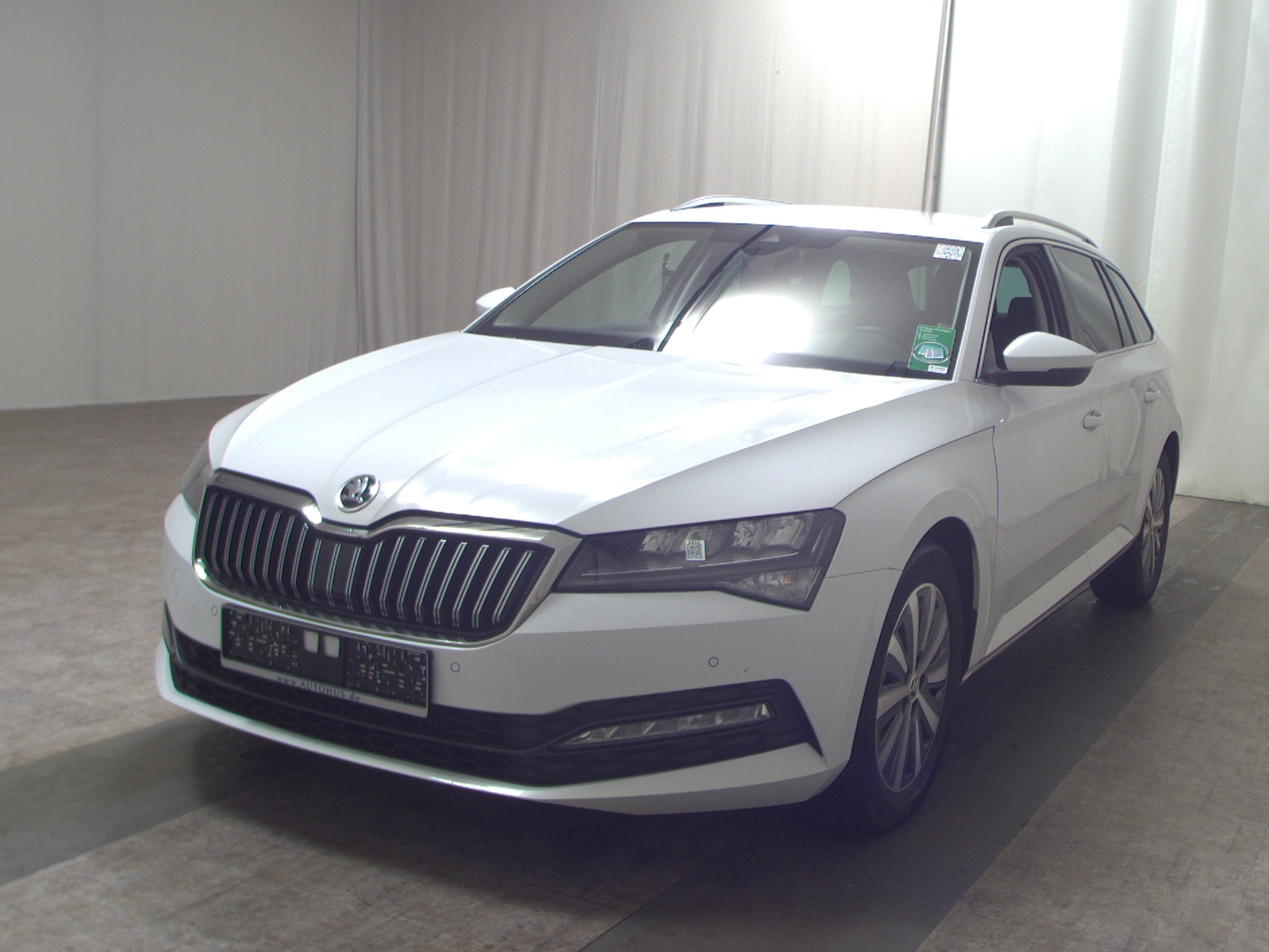 Skoda Superb Kombi 2.0 TDI Ambition Navi LED AHK AID 2