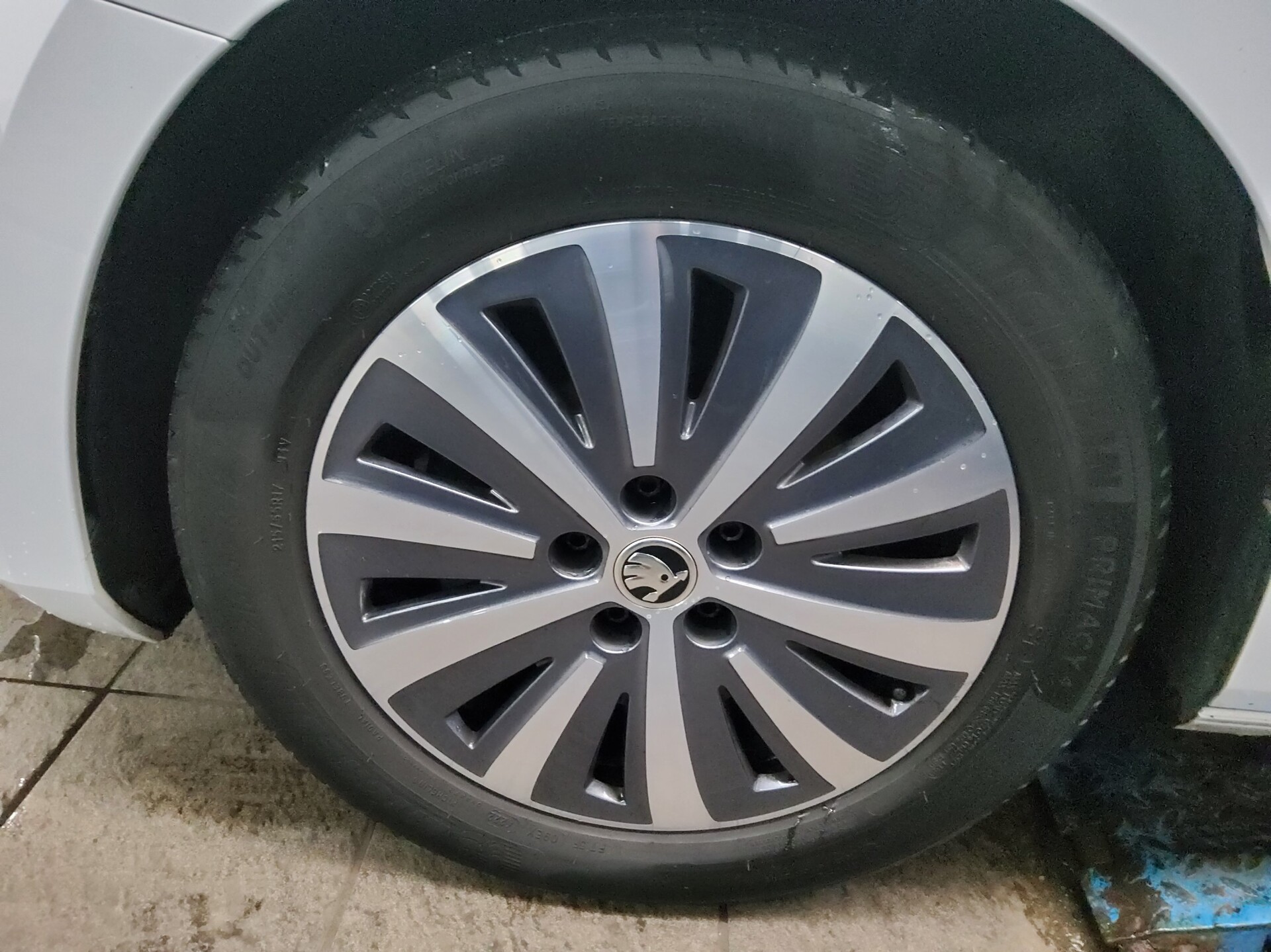 Skoda Superb Kombi 2.0 TDI Ambition Navi LED AHK AID 11