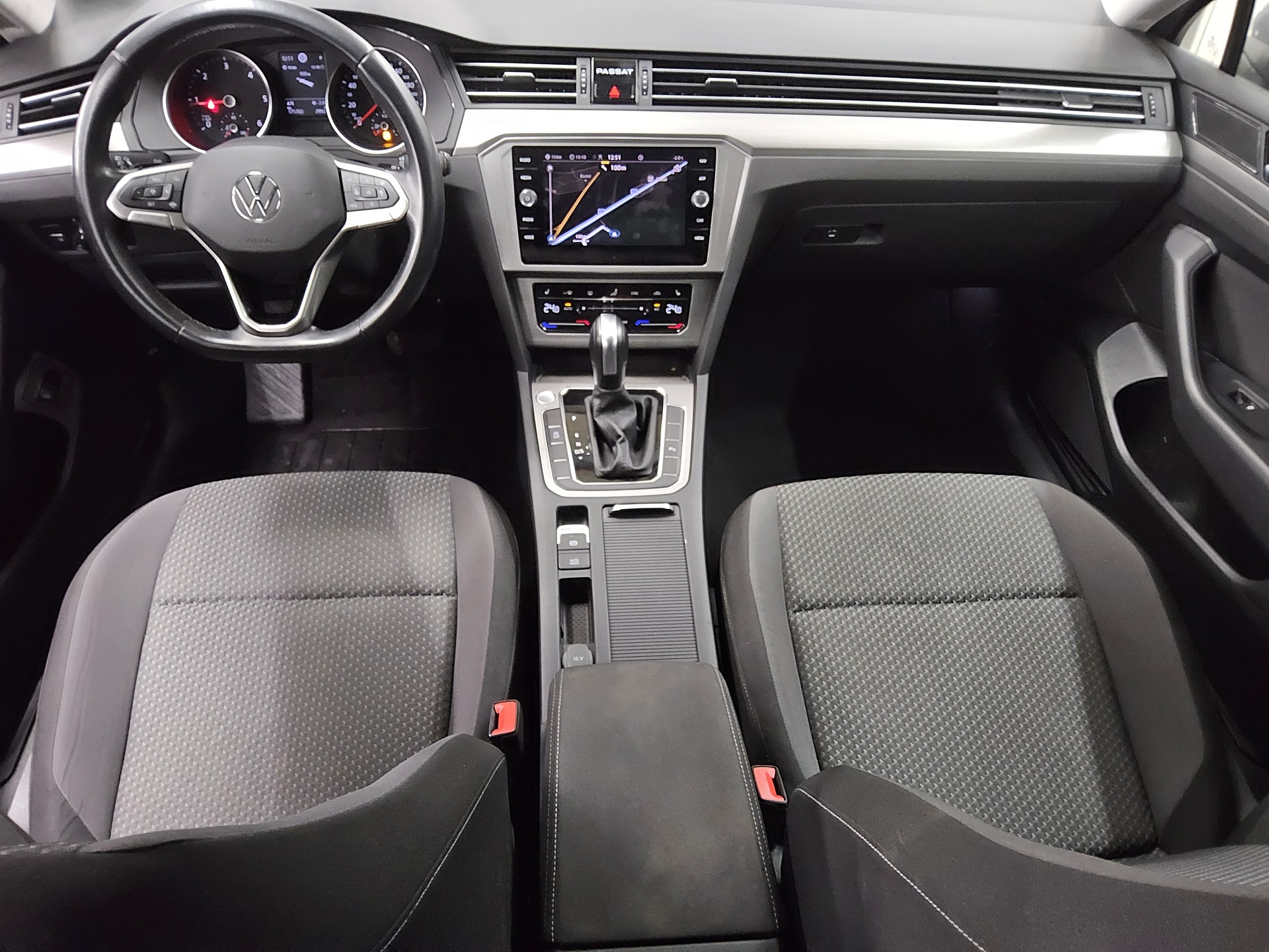 Volkswagen Passat Var. 2.0 TDI Navi LED ACC RFK el.Heck Shz 5