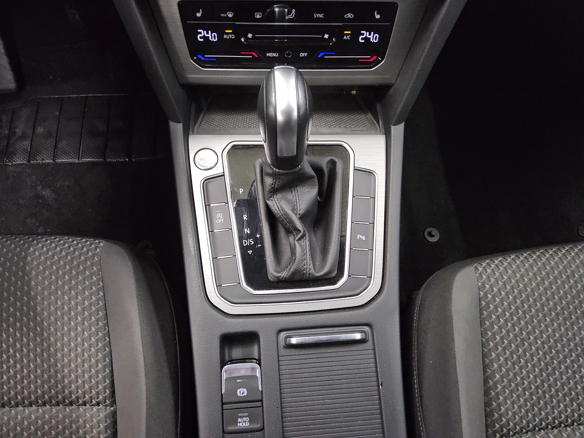 Volkswagen Passat Var. 2.0 TDI Navi LED ACC RFK el.Heck Shz 6