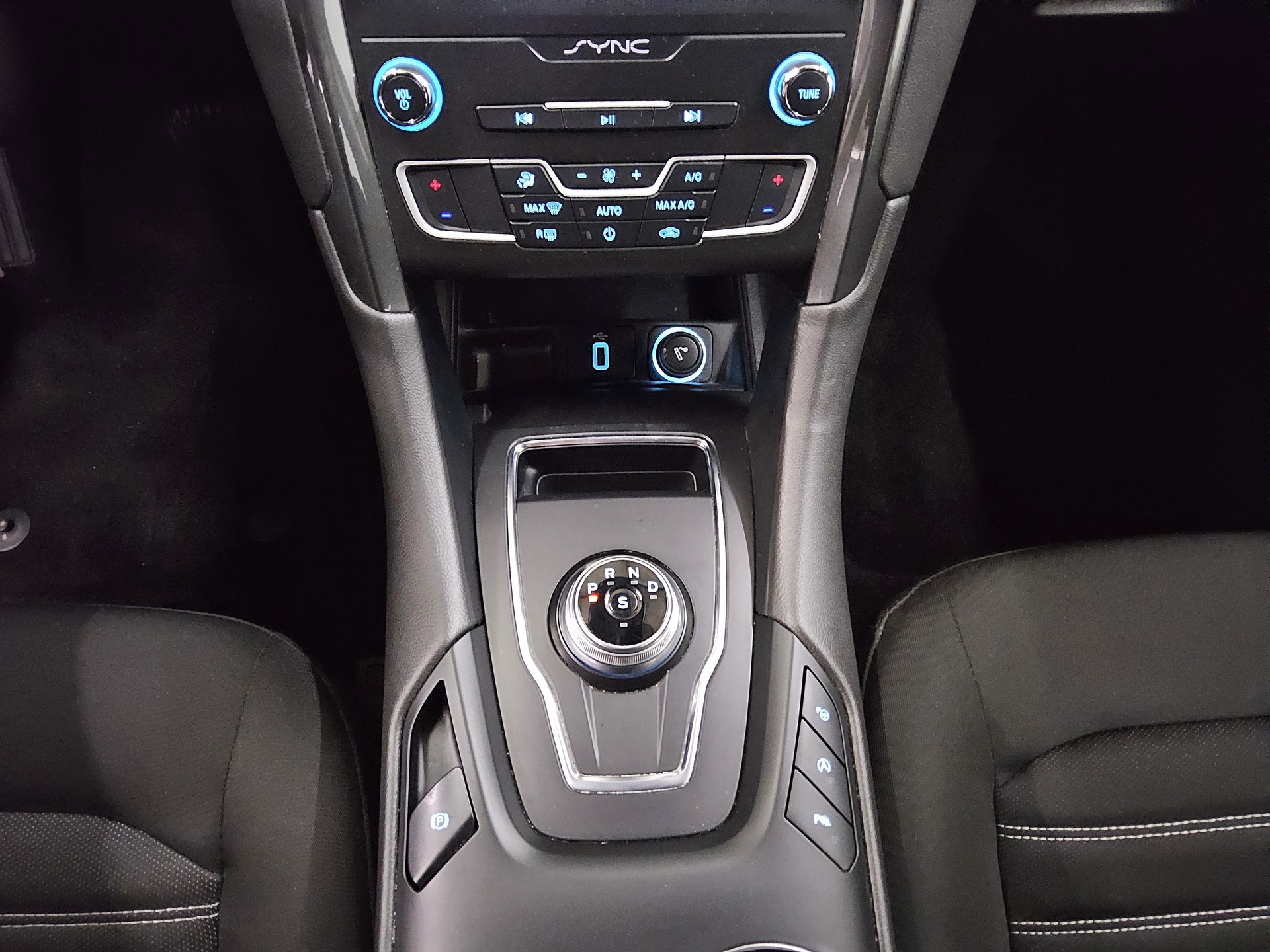 Ford Mondeo Turnier 2.0 EB Trend Navi DAB+  RFK 6